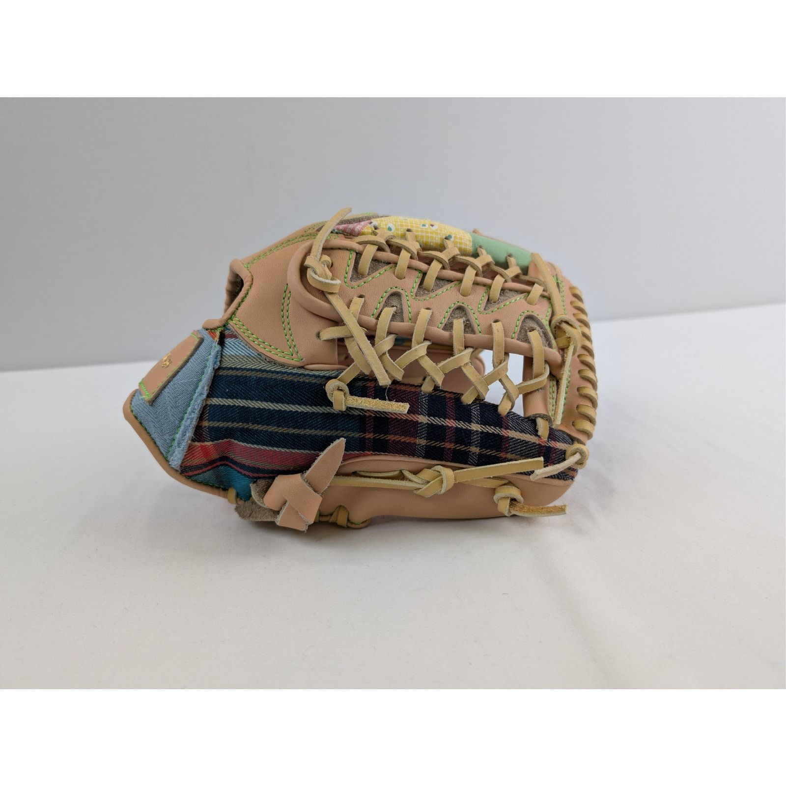 Better With Age o1rshd1 Size: OS / Gloves in Multicolor Size ONE SIZE - 6 Thumbnail