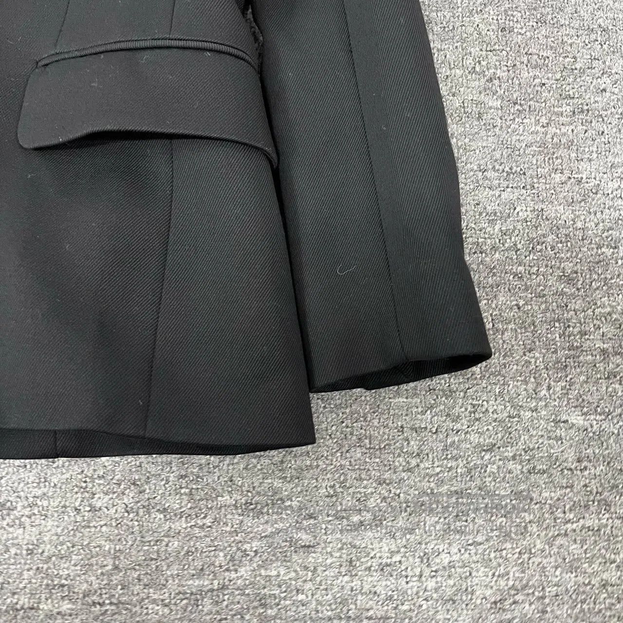 Balmain BALMAIN Classic style: Gold buttoned suit jacket| Size 40R - 4 Thumbnail