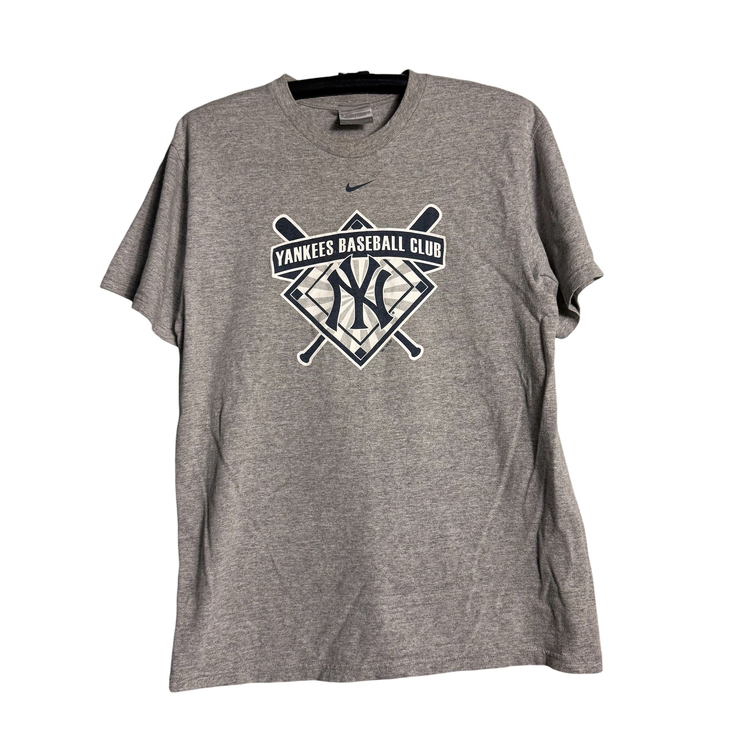 Nike 🔥RARE🔥Vintage Nike Team MLB New York Yankess Club T-shirt Size US S / EU 44-46 / 1 - 1 Thumbnail