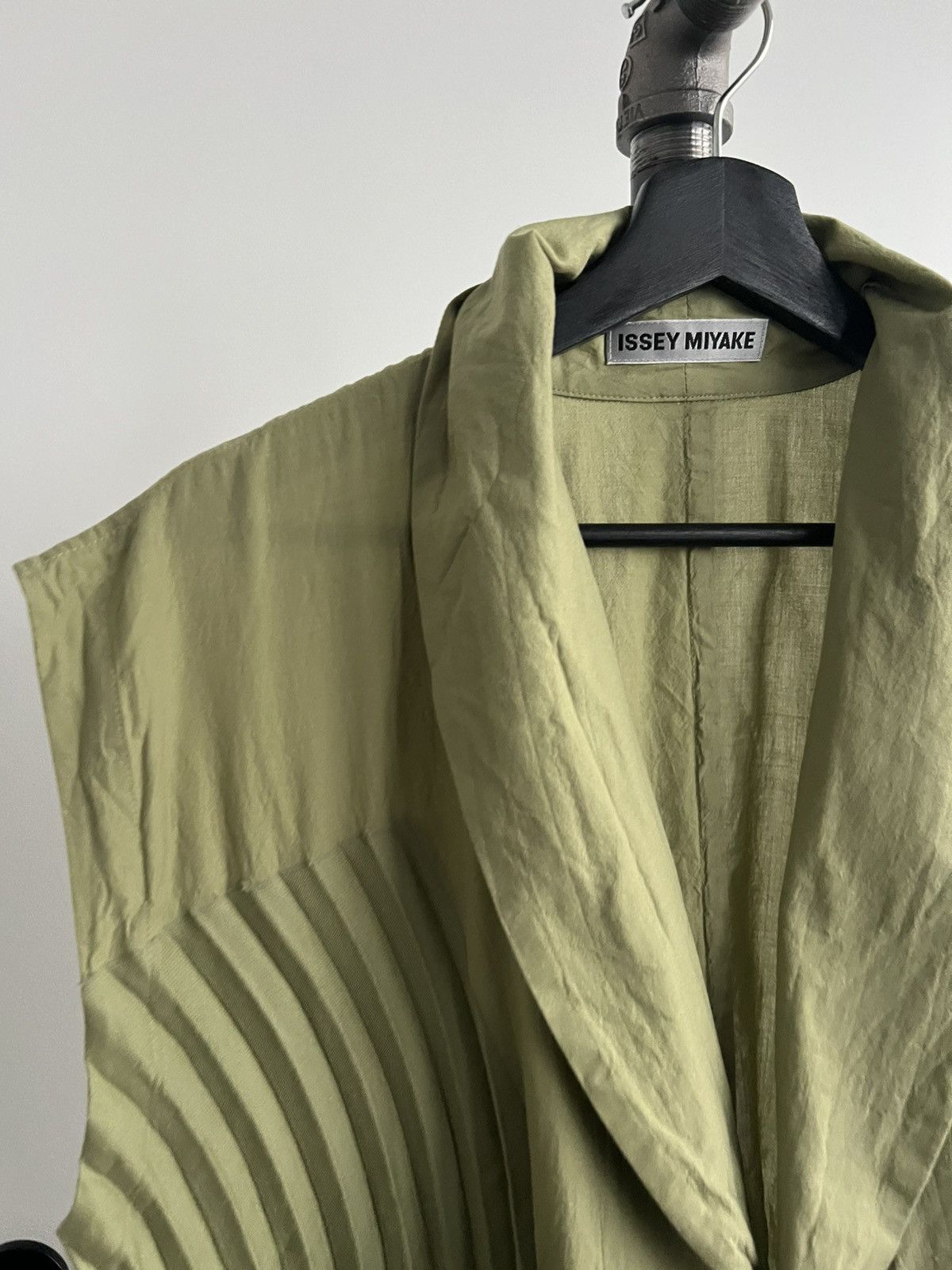 Issey Miyake Sleeveless Pleated Coat Size M / US 6-8 / IT 42-44 - 4 Thumbnail