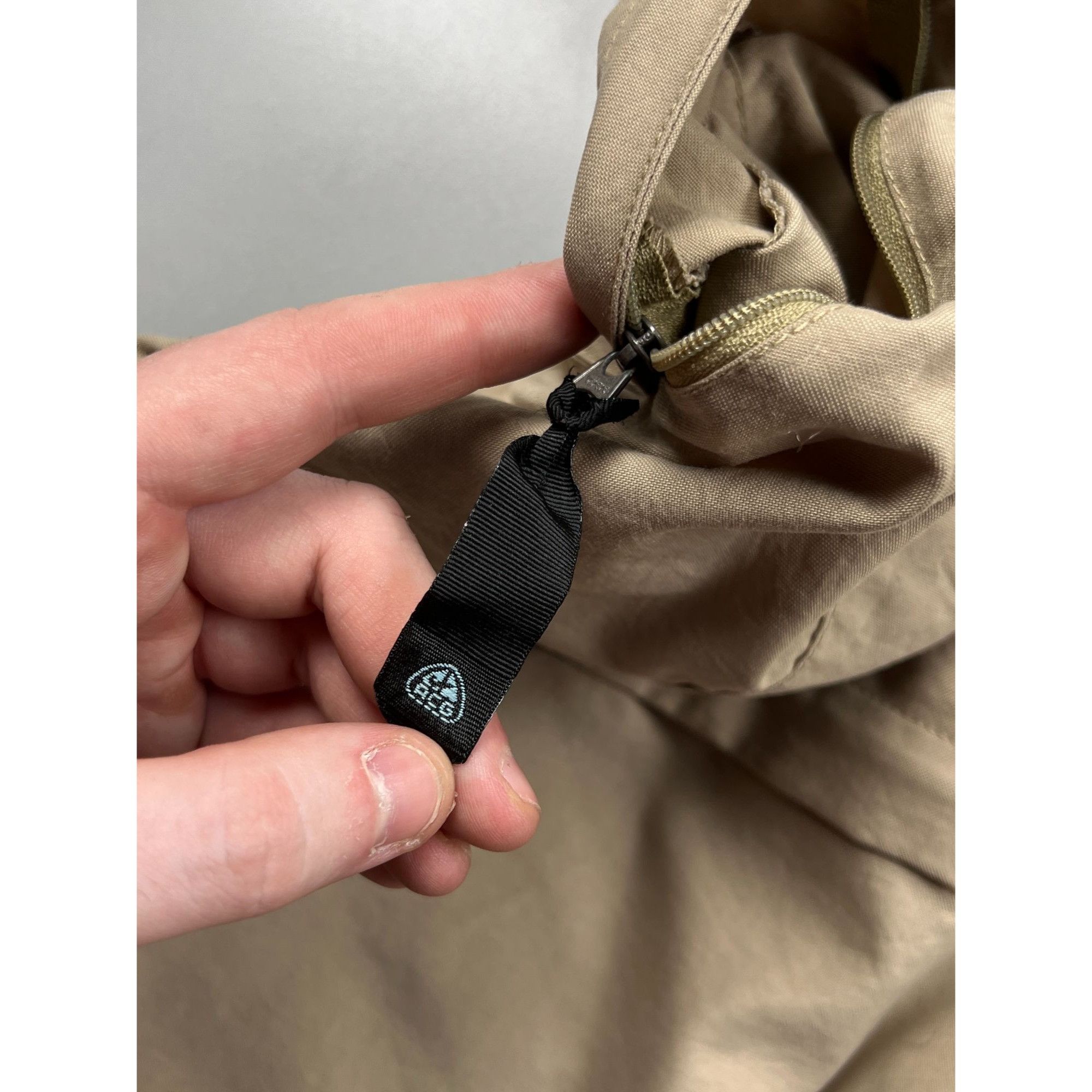 Nike × Nike ACG Nike ACG Lightweight Transformer Cargo Pants Shorts (Y0733) Size US 38 / EU 54 - 10 Thumbnail