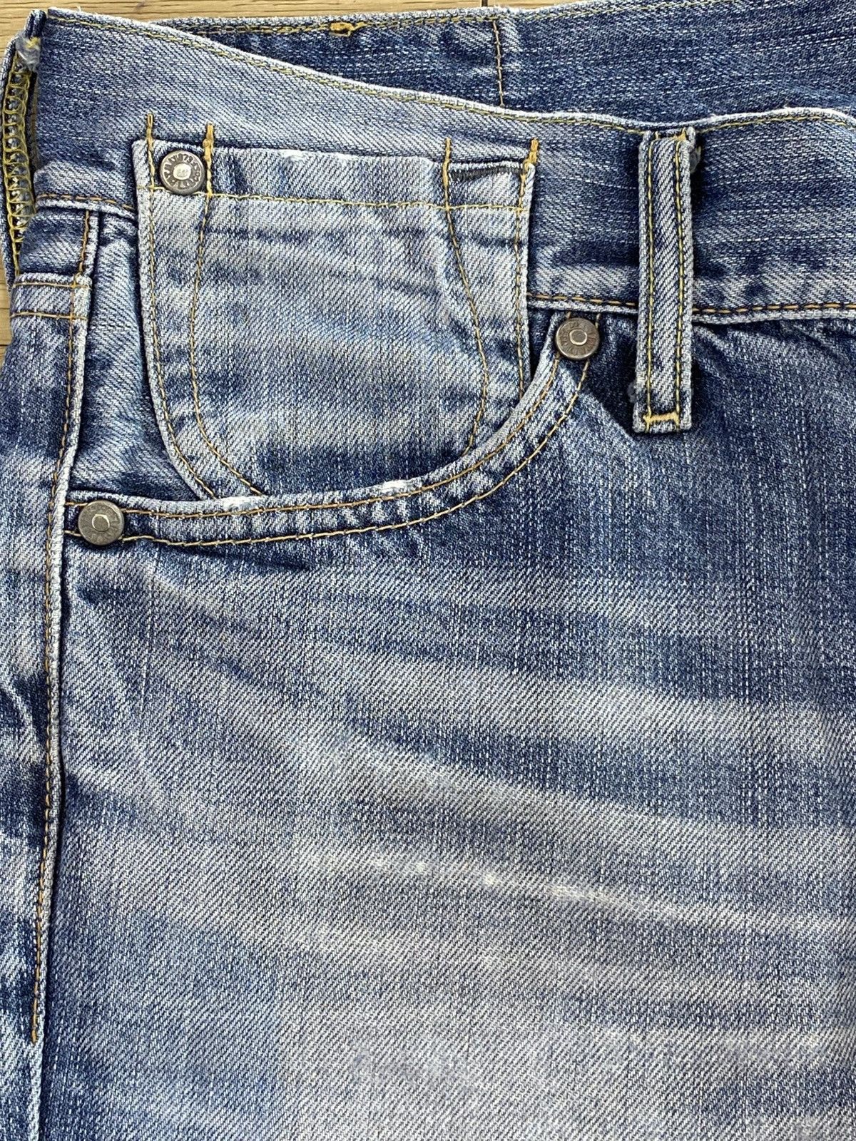 Levi's Levi’s Vintage Whiskers Blue Wash Ripped Flare Jeans Size US 30 / EU 46 - 10 Thumbnail