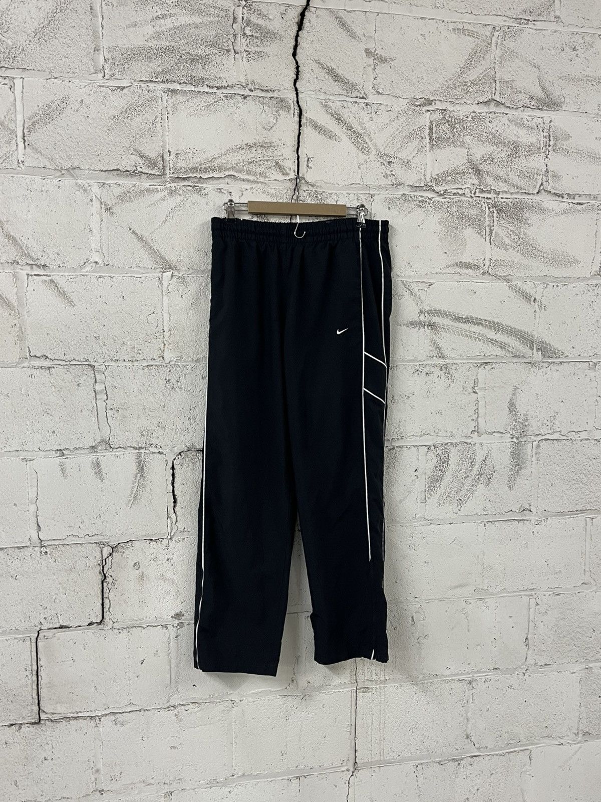 Nike Y2k nike track pants baggy fit lightweight streetwear hype Size US 34 / EU 50 - 2 Thumbnail