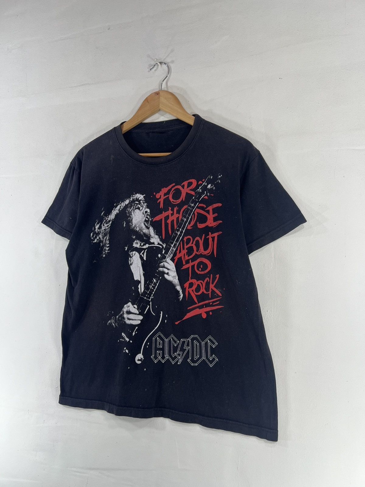 Band Tees Vintage ACDC Band Tees Tshirt Rare Design Size US M / EU 48-50 / 2 - 4 Thumbnail