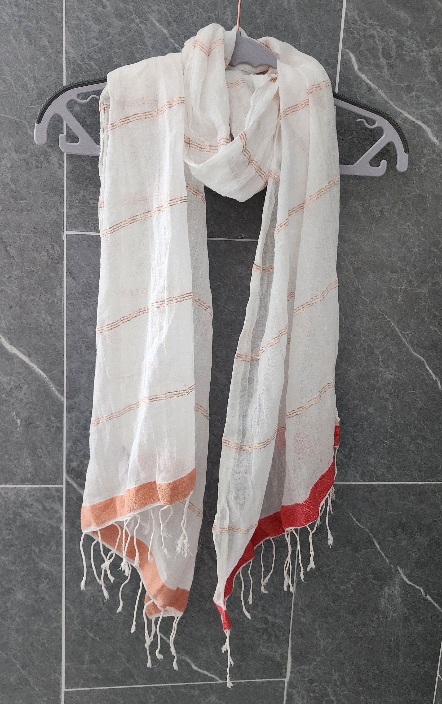 Gap New WOT GAP White Rose Gold Stripe Oblong Scarf One Size 76" Size ONE SIZE - 1 Thumbnail