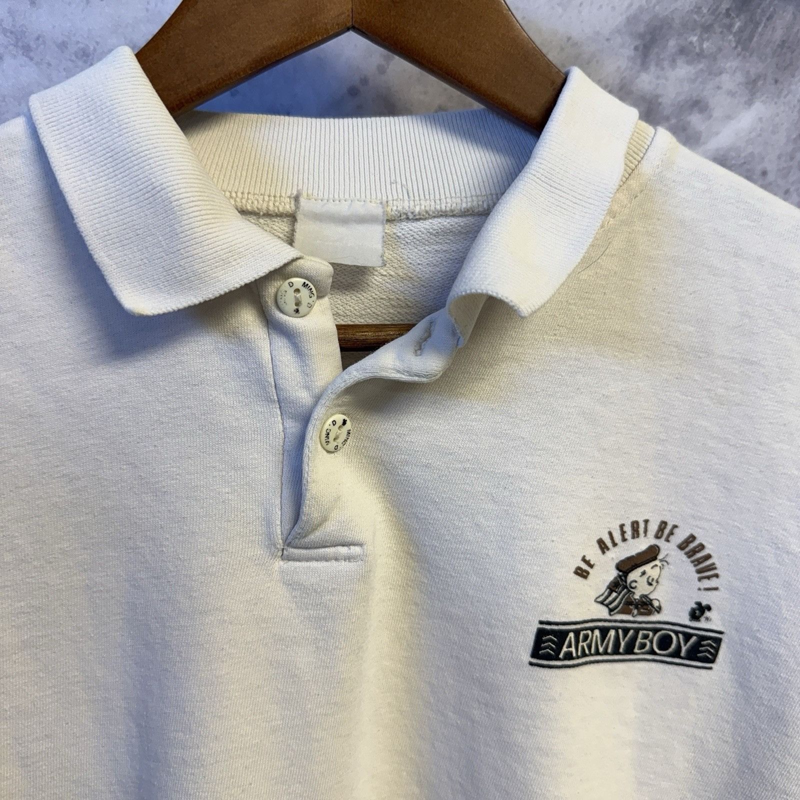 Vintage Vintage 90s Army Boy Sweatshirt Mens Large 22.5x21 White Col Size US L / EU 52-54 / 3 - 3 Thumbnail