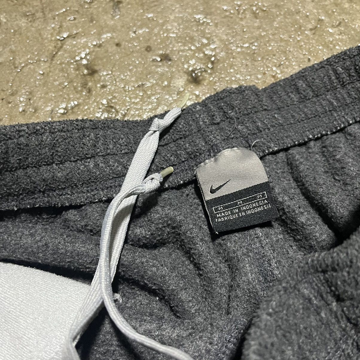 Nike × Nike ACG × Vintage Crazy Vintage Y2K Nike Fleece Track Pants Baggy Essential Size US 30 / EU 46 - 7 Thumbnail