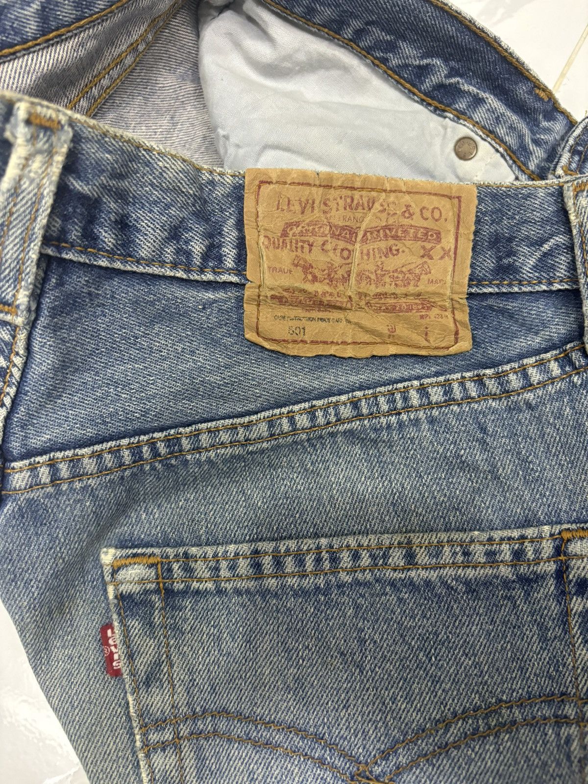 Levi's RARE🔥LEVIS 501 BUTTON 524 DISTRESSED DENIM JEANS Size US 31 - 9 Thumbnail