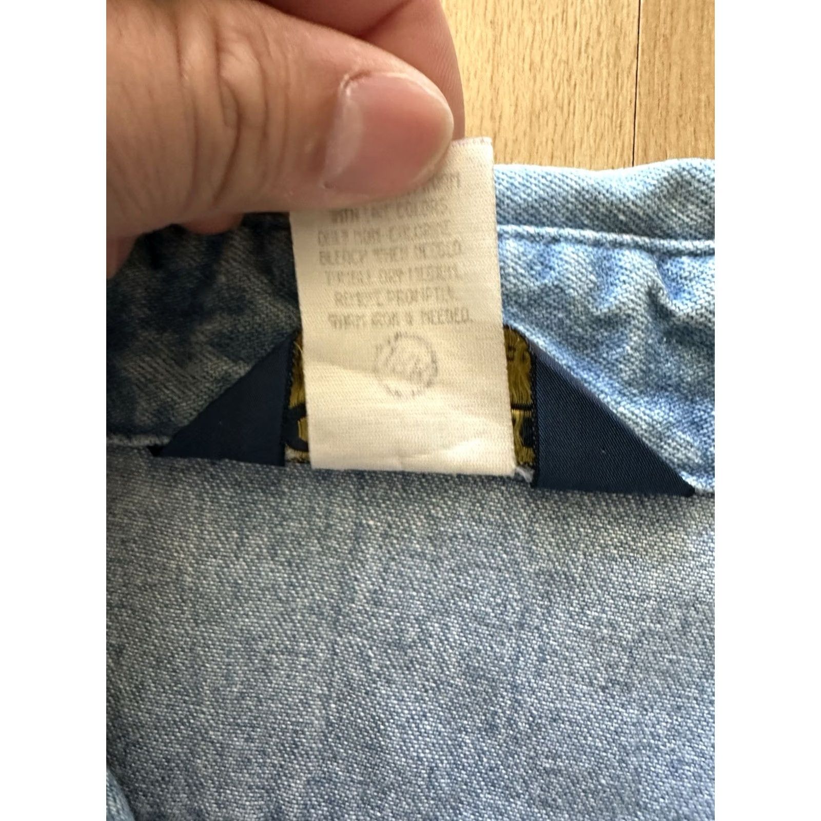 Vintage VINTAGE Osh Kosh Shirt Mens XL Blue Denim Button Up USA Made Work Chore Barn Size US XL / EU 56 / 4 - 4 Thumbnail