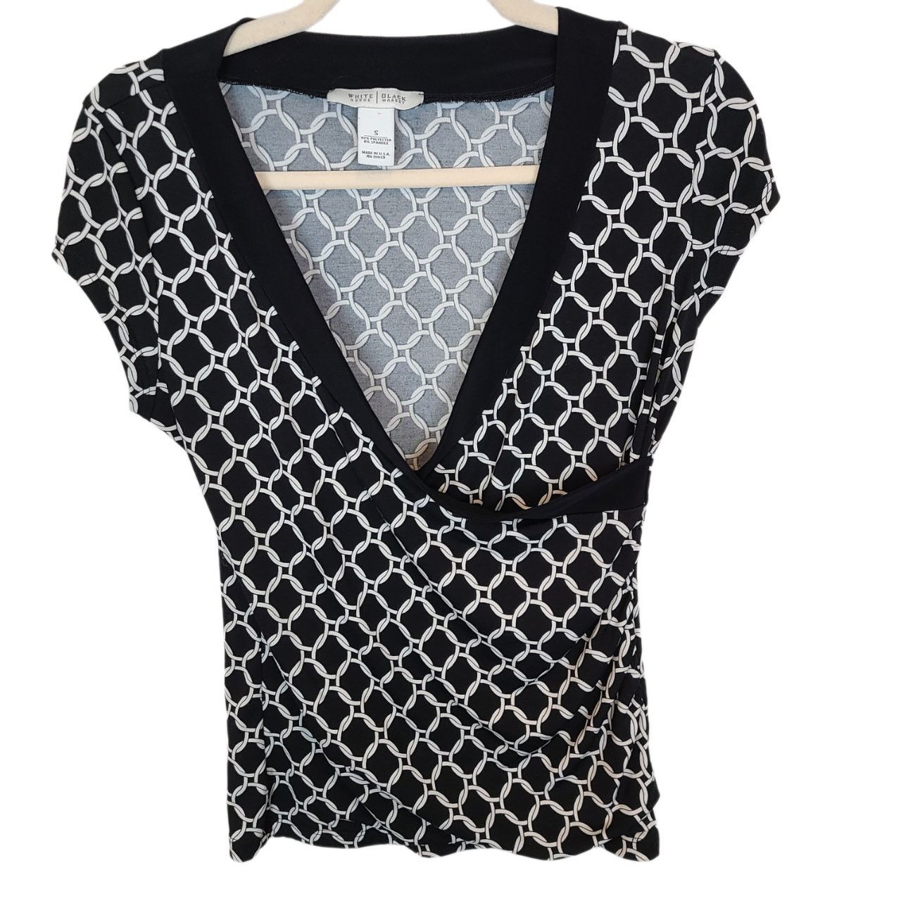 White House Black Market White House Black Market Surplice Top Sz S Classic Geometric Size S / US 4 / IT 40 - 1 Thumbnail