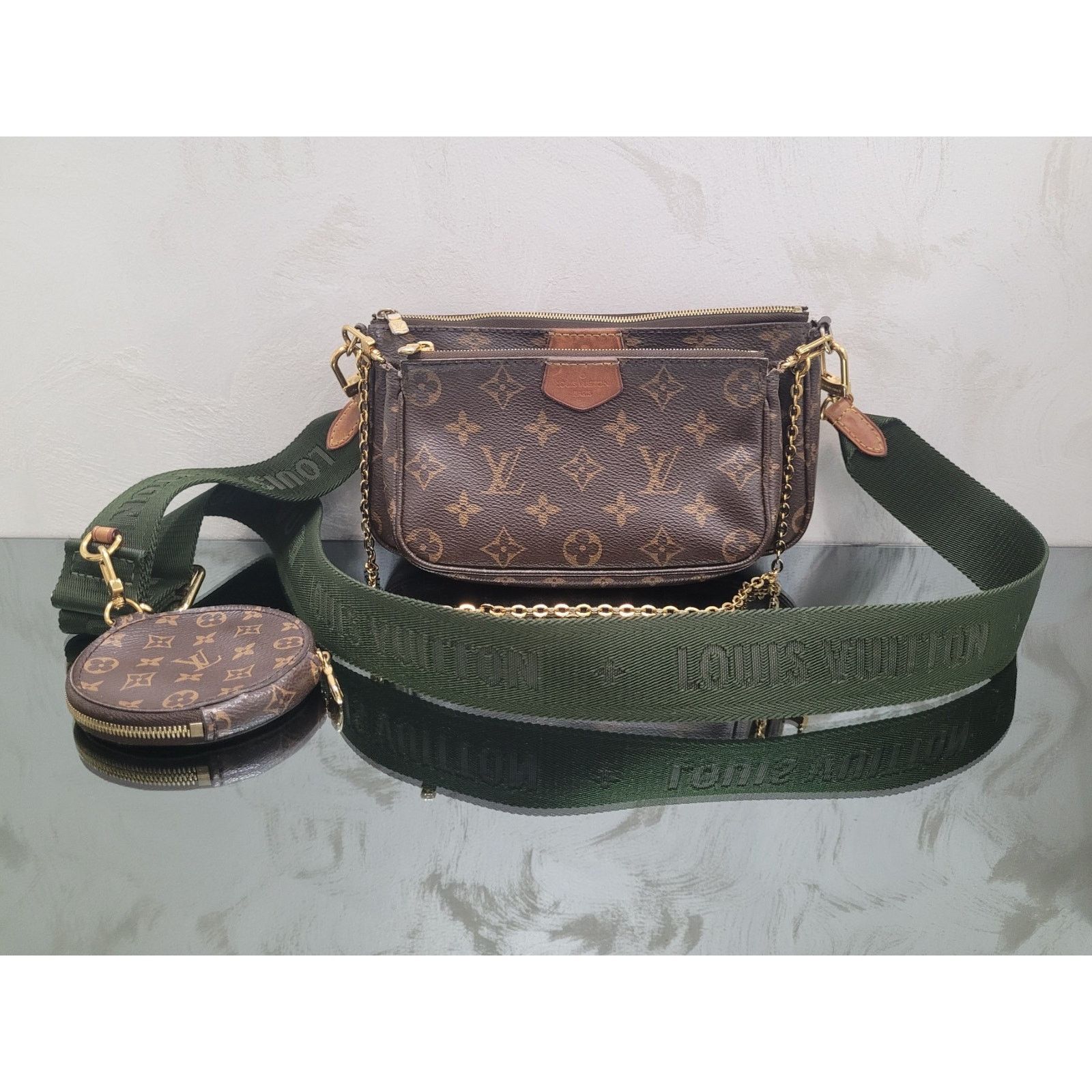 Louis Vuitton Louis Vuitton Multi Pochette Accessoires Crossbody Bag Size ONE SIZE - 1 Thumbnail