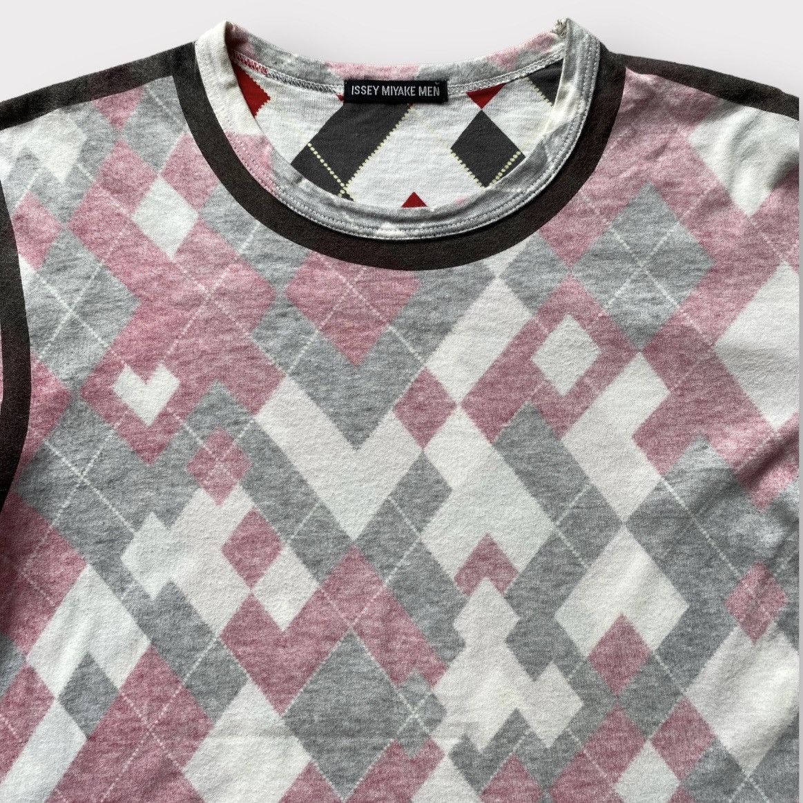 Issey Miyake SS 2001 Inside out diamond cut print t shirt Size US S / EU 44-46 / 1 - 1 Thumbnail
