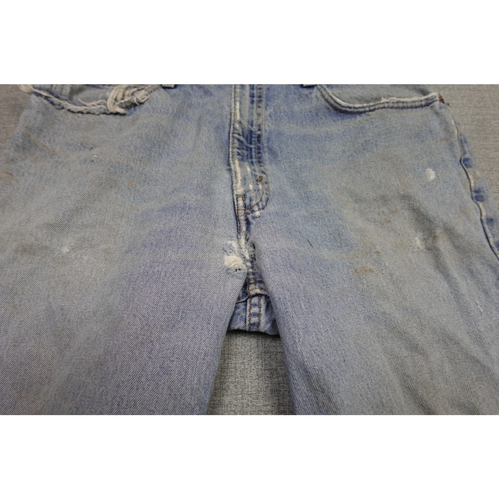 Levi's VINTAGE Levi's 550 Jeans Men 36x34 Blue Relaxed Fit Light Wash 90s Grunge Mens Size US 36 / EU 52 - 4 Thumbnail