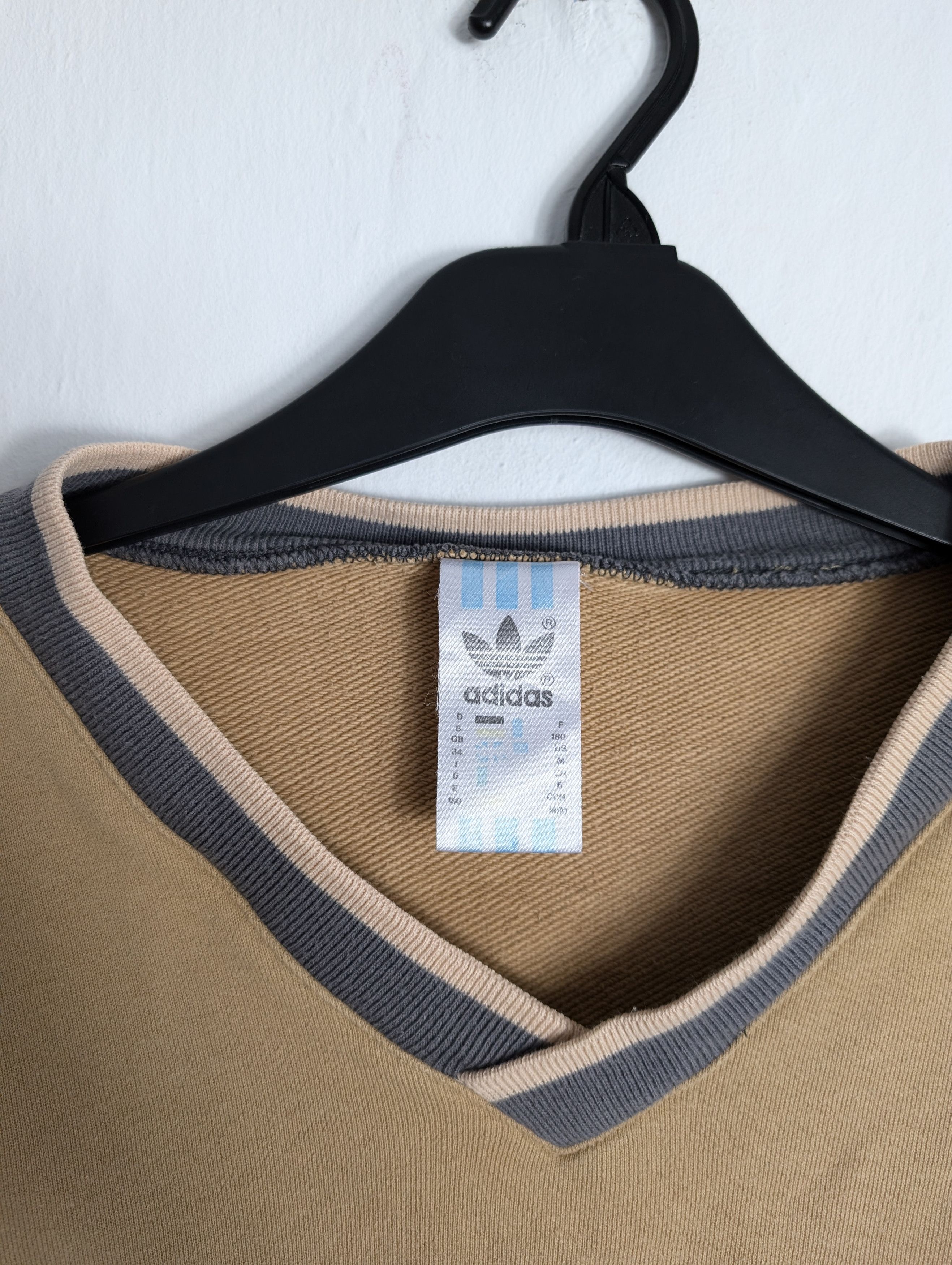 Adidas Vintage Adidas V-Neck Sweatshirt Boxy Sand Retro Y2K Size US M / EU 48-50 / 2 - 4 Thumbnail