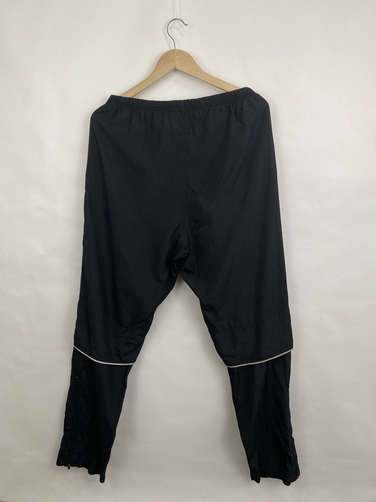 Nike 🇺🇸 Vintage 90s Nike Gold Logo Nylon Track Pants Y2K Rare Hype Size US 33 - 6 Thumbnail