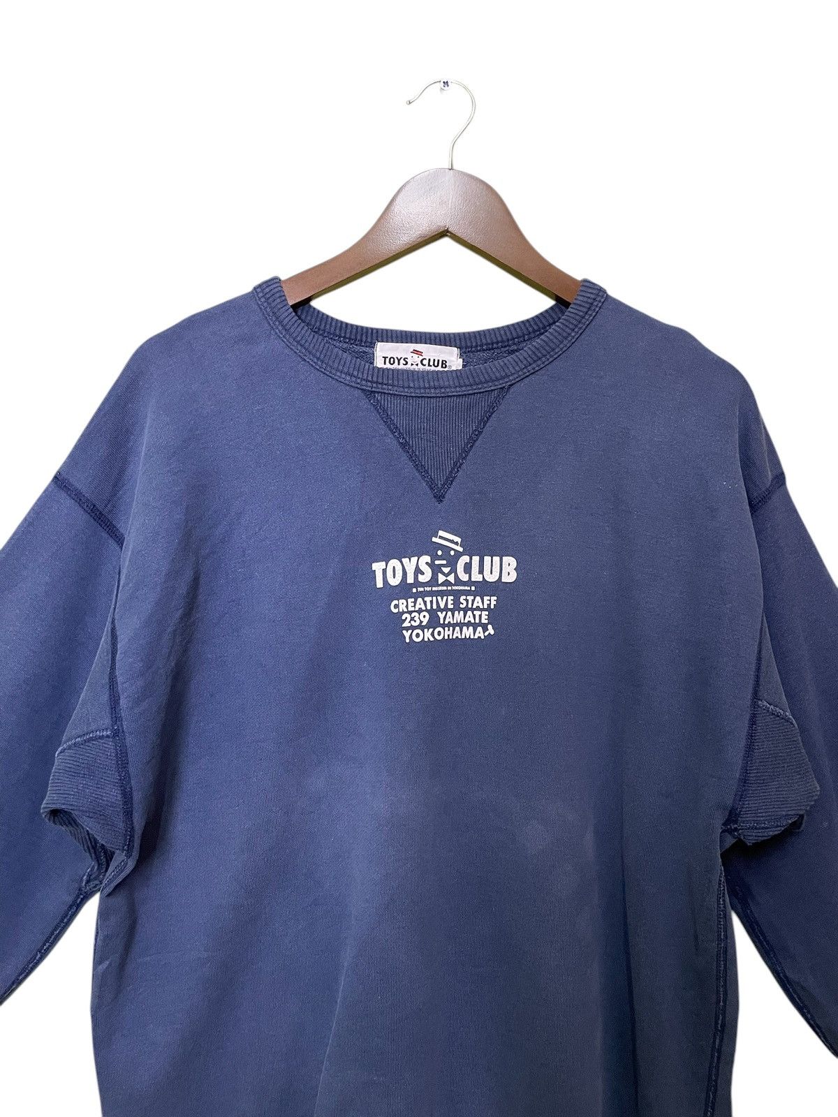 Other TOYS CLUB v neck small logo printed sweatshirt color blue Size US M / EU 48-50 / 2 - 4 Thumbnail
