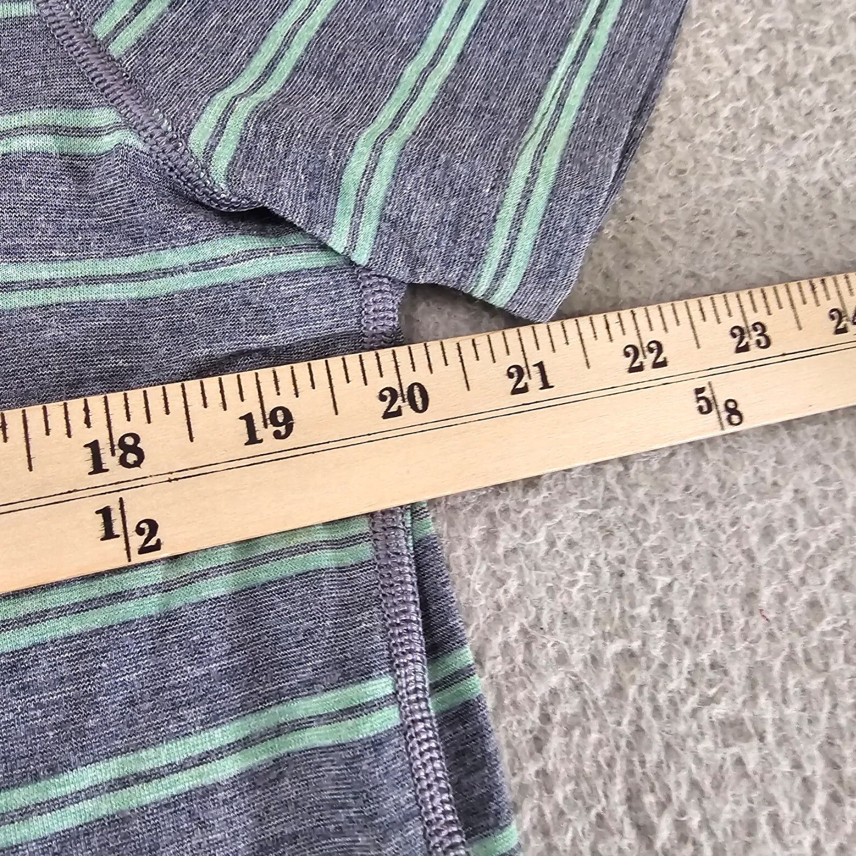 Lululemon Lululemon Polo Shirt Mens M Grey Striped Performance Athletica Stretch Shirt Polo Short Sleeve Collared Button Logo Casual Activewear Workwear Size US M / EU 48-50 / 2 - 6 Thumbnail