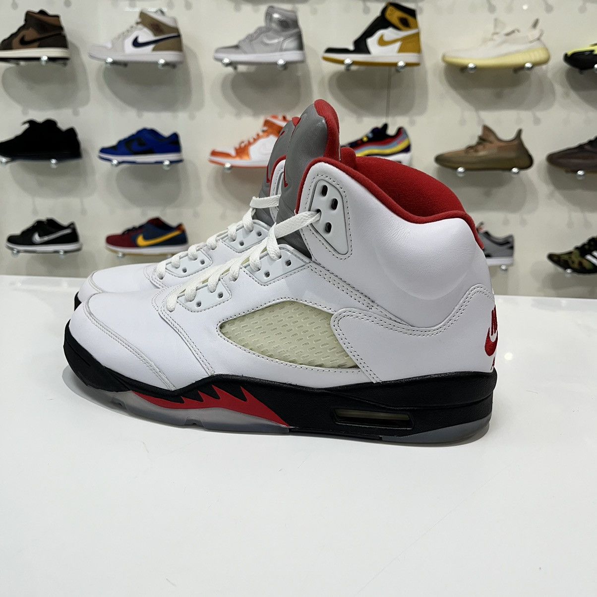 Nike Air Jordan 5 Retro Fire Red Silver Tongue (2020) Size US 10 / EU 43 - 3 Thumbnail