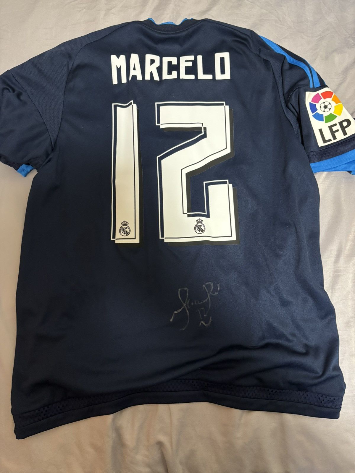 Nike Real madrid 2015/16 signed shirt marcelo with autograph Size US M / EU 48-50 / 2 - 2 Thumbnail