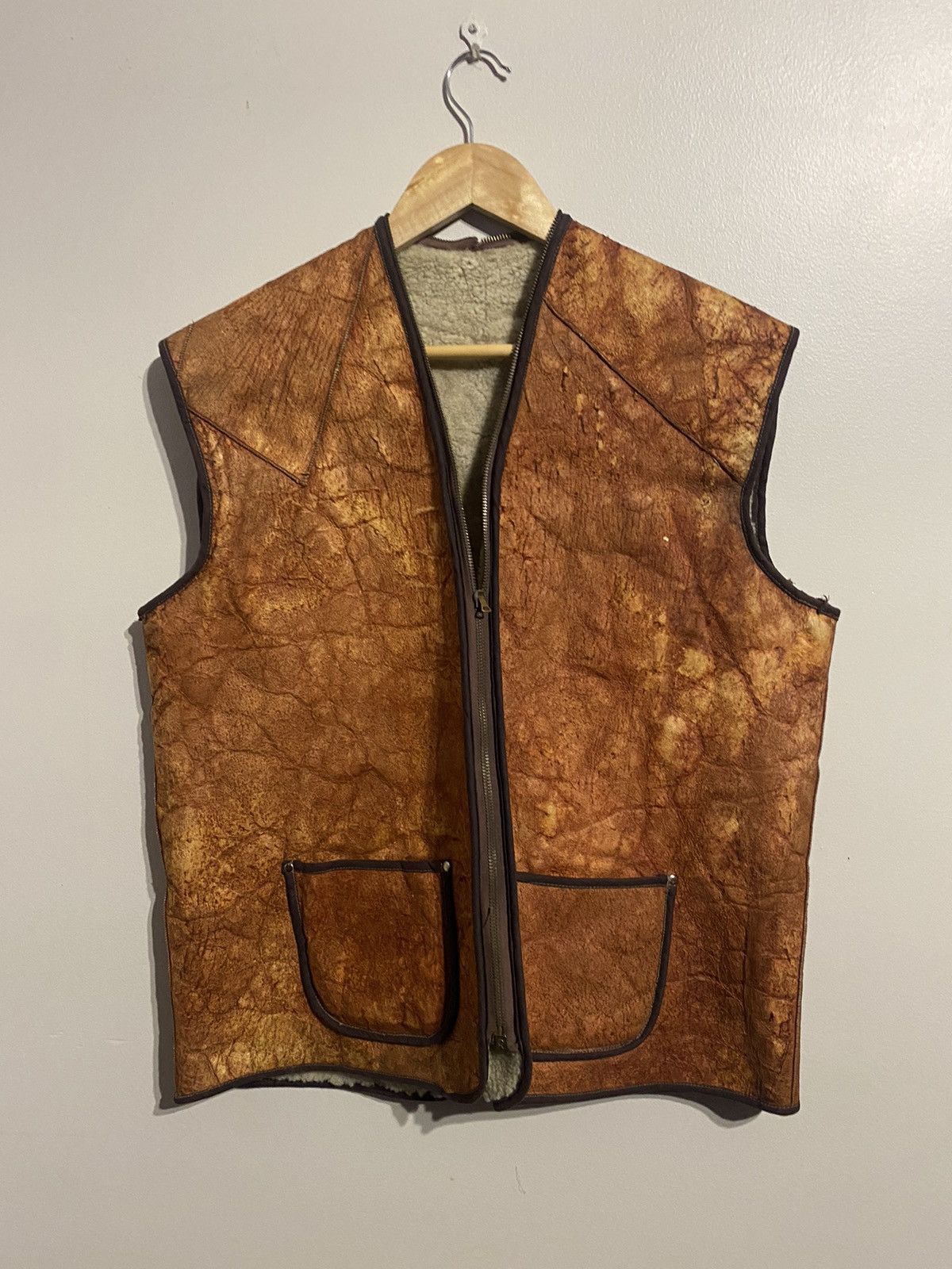 Vintage Vintage 60’s/70’s Canuck sherpa lined animal hide vest Size US L / EU 52-54 / 3 - 1 Thumbnail