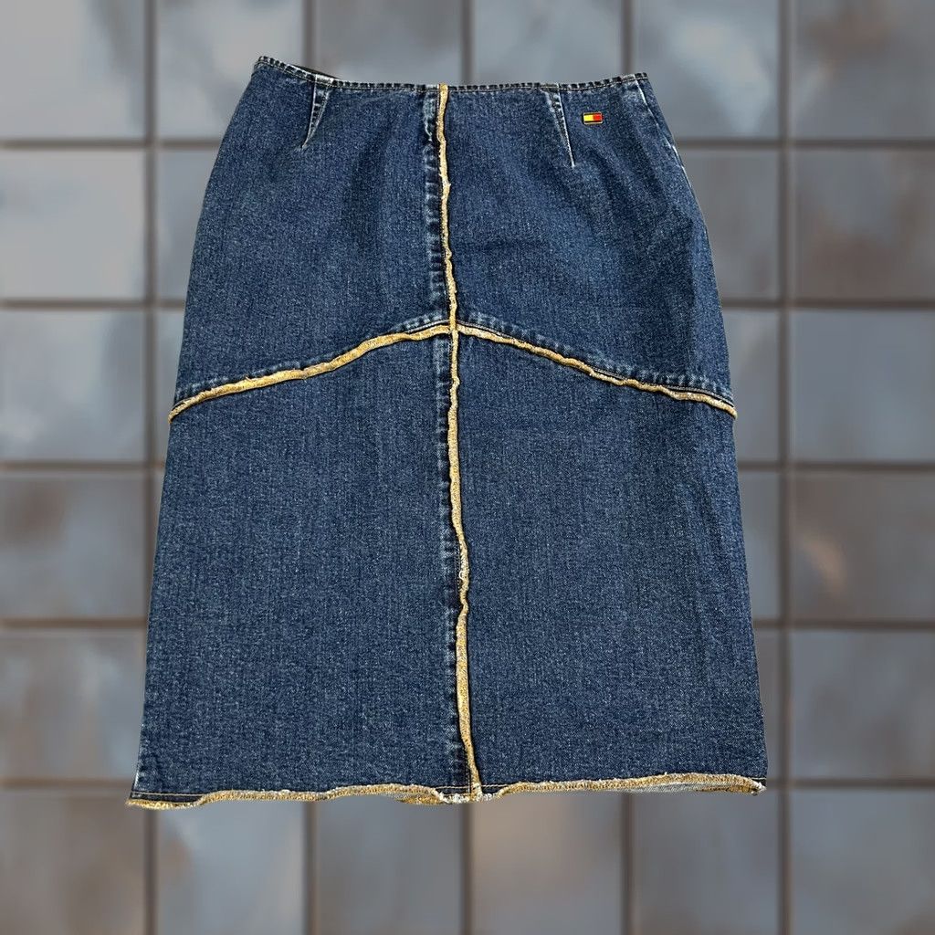 Tommy Hilfiger Tommy Hilfiger Womens Denim Skirt Knee Length W28 UK 8 Blue Vintage Cotton Skirt Womens Boys Girls Mens Size 30" / US 8 / IT 44 - 1 Thumbnail