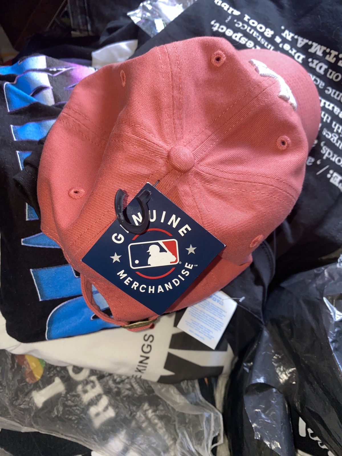 New York Yankees New york yankees Stylish red cap with a white NY logo. NEW Size ONE SIZE - 3 Thumbnail