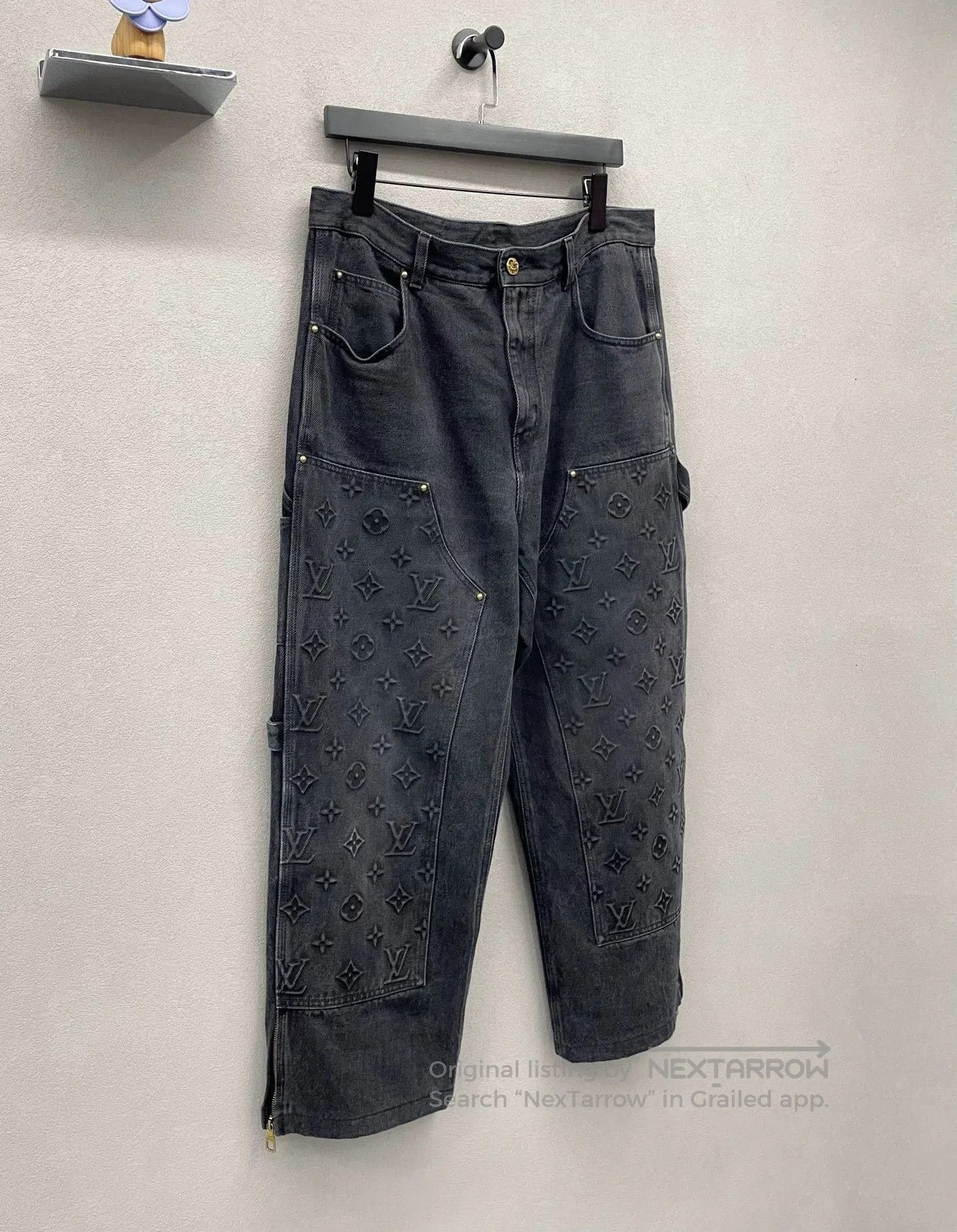 Louis Vuitton louis vuitton black distressed utility jeans. Size US 33 - 6 Thumbnail