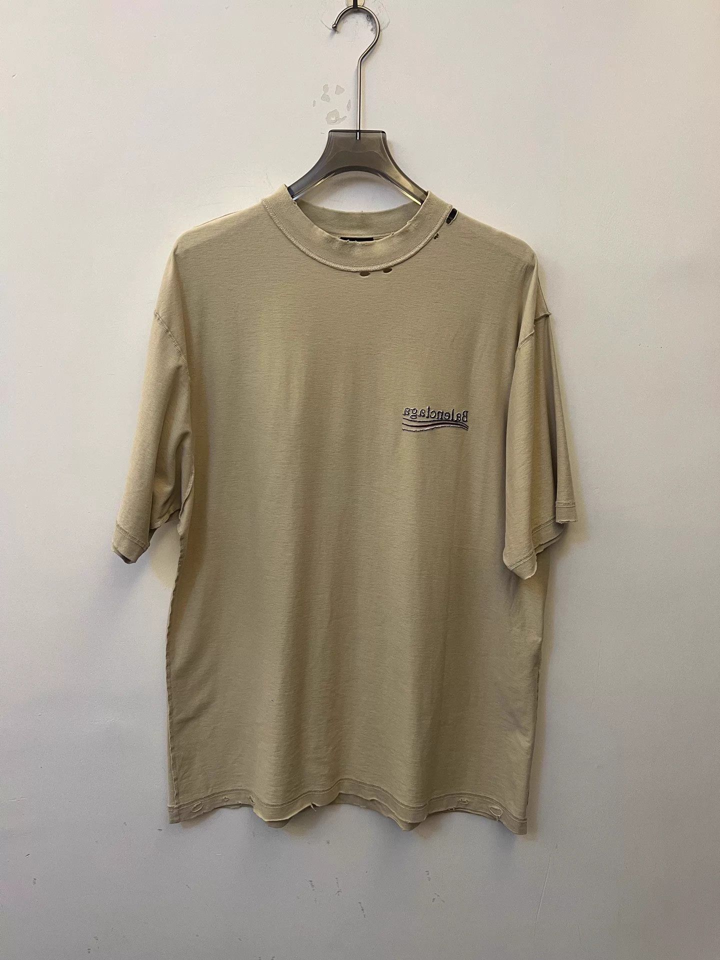 Balenciaga Balenciaga SS25 Logo Oversized Short Sleeve Tee Men's Beige S Size US S / EU 44-46 / 1 - 1 Thumbnail