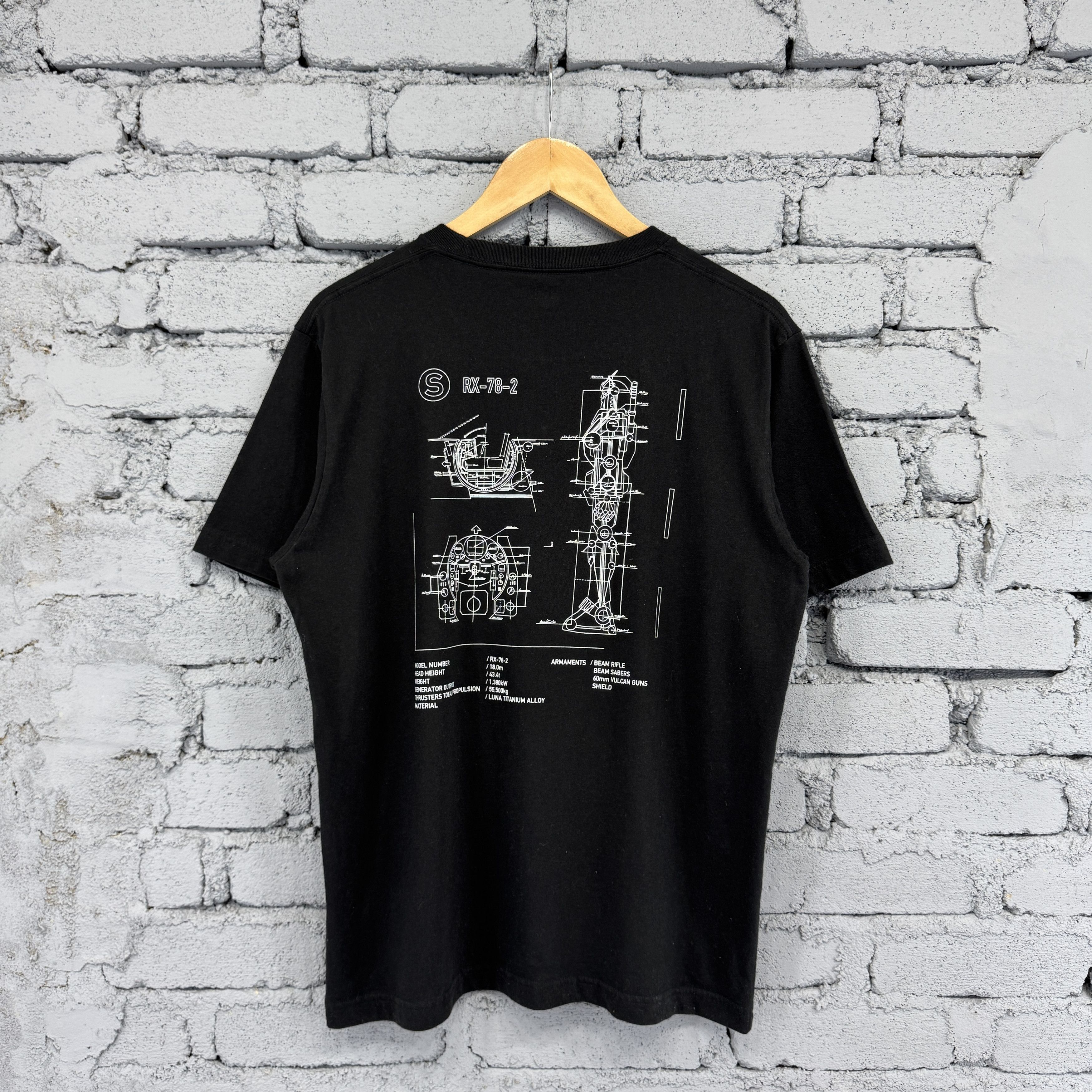 Anime Uniqlo Mobile Suit Gundam Series Tshirt Size US L / EU 52-54 / 3 - 2 Thumbnail