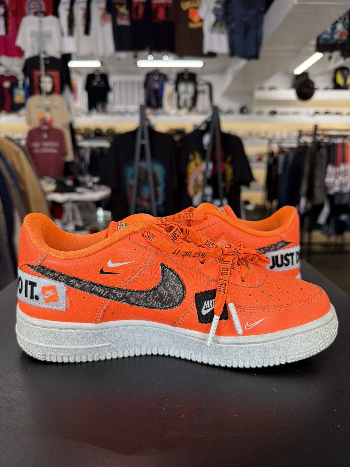 Nike Nike Air Force 1 Low Just Do It Pack Orange Size 5Y (2018) Size US 5 / EU 37 - 3 Thumbnail