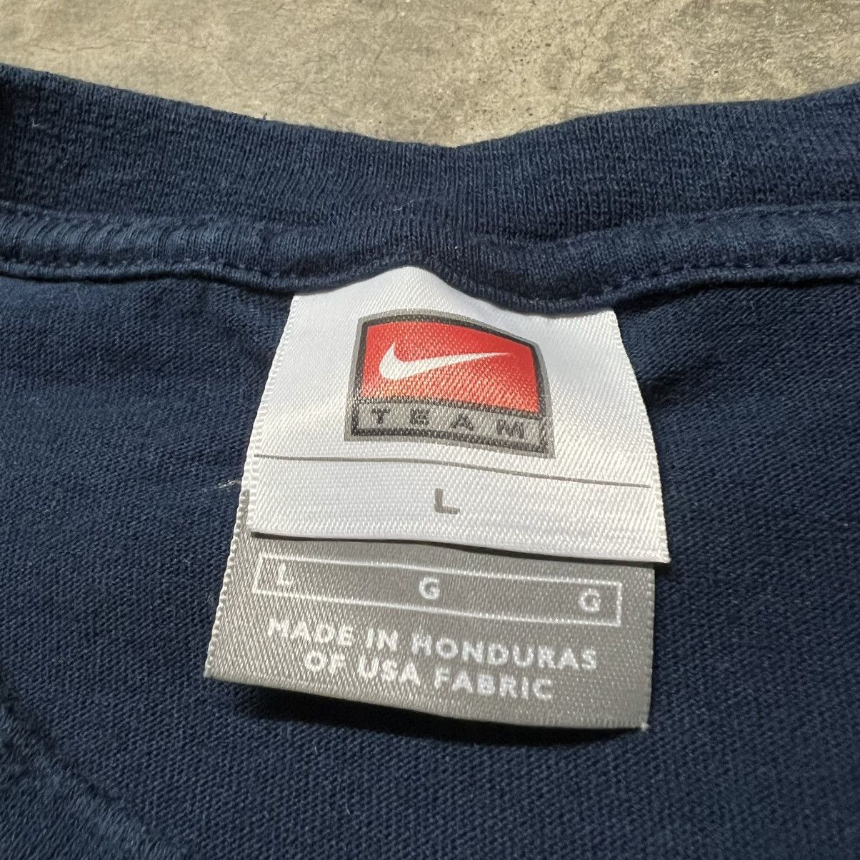 New York Yankees × Nike × Vintage Vintage 2000’s MLB New York Yankees Team Nike T-Shirt Size US L / EU 52-54 / 3 - 6 Thumbnail