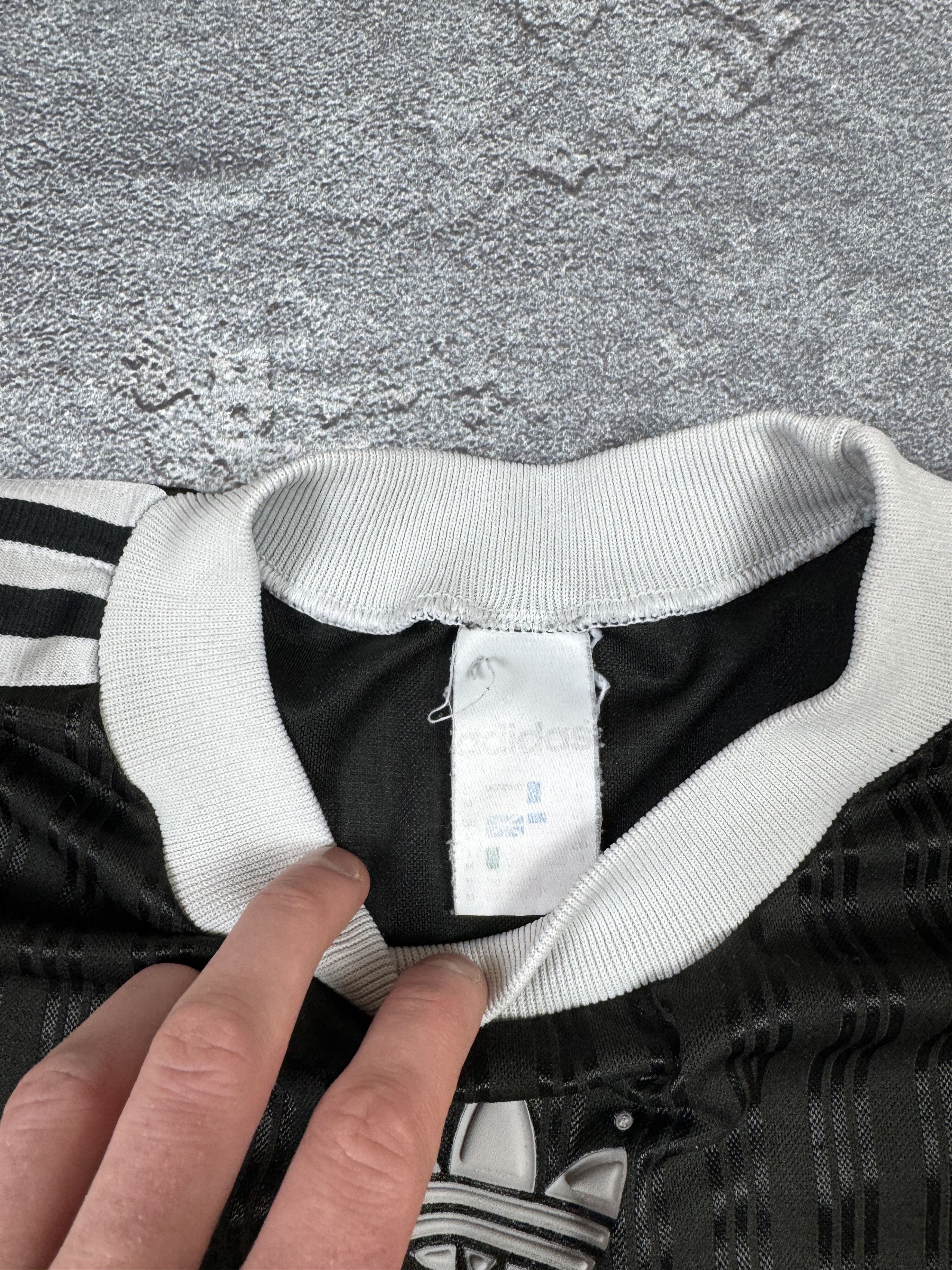 Adidas Adidas Vintage 2000s Jersey T-Shirt Tee Size L Streetwear Size US L / EU 52-54 / 3 - 5 Thumbnail