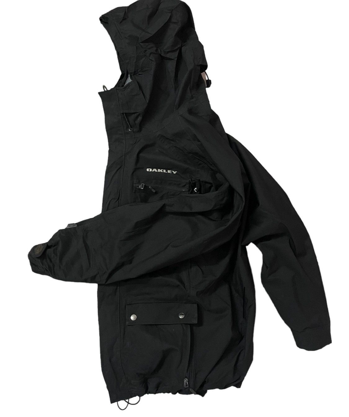 image of Arcteryx x Oakley Multipocket Magnetic Tactical Gorpcore Jacket in Black, Men's (Size Large)