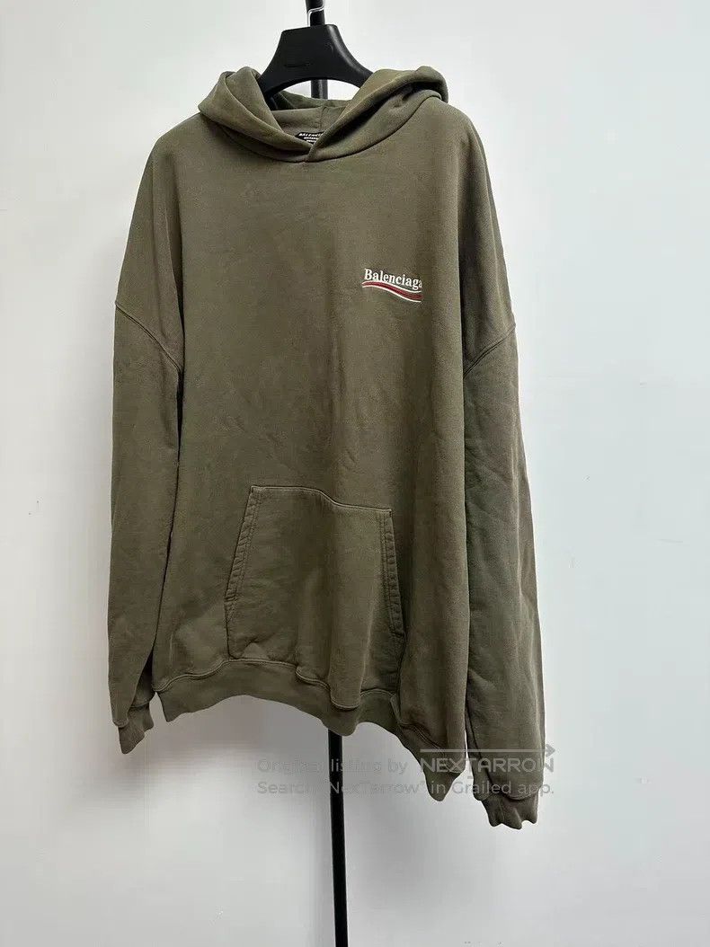 Balenciaga Balenciaga Printed badge hooded sweatshirt khaki Size US M / EU 48-50 / 2 - 1 Thumbnail