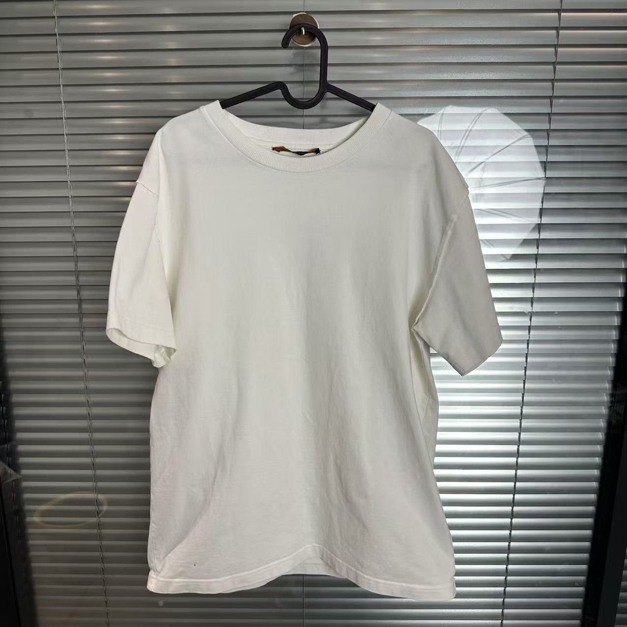 Louis Vuitton Louis Vuitton White T-Shirt m Men Size US M / EU 48-50 / 2 - 1 Thumbnail