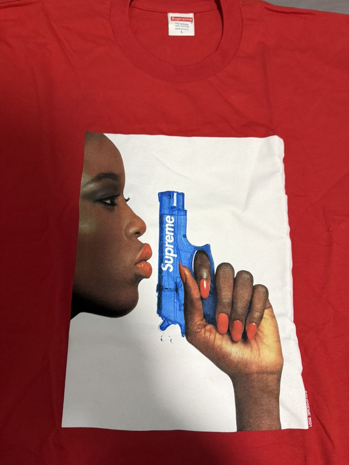 Supreme Supreme water gun pistol tee T-shirt Size US L / EU 52-54 / 3 - 3 Thumbnail