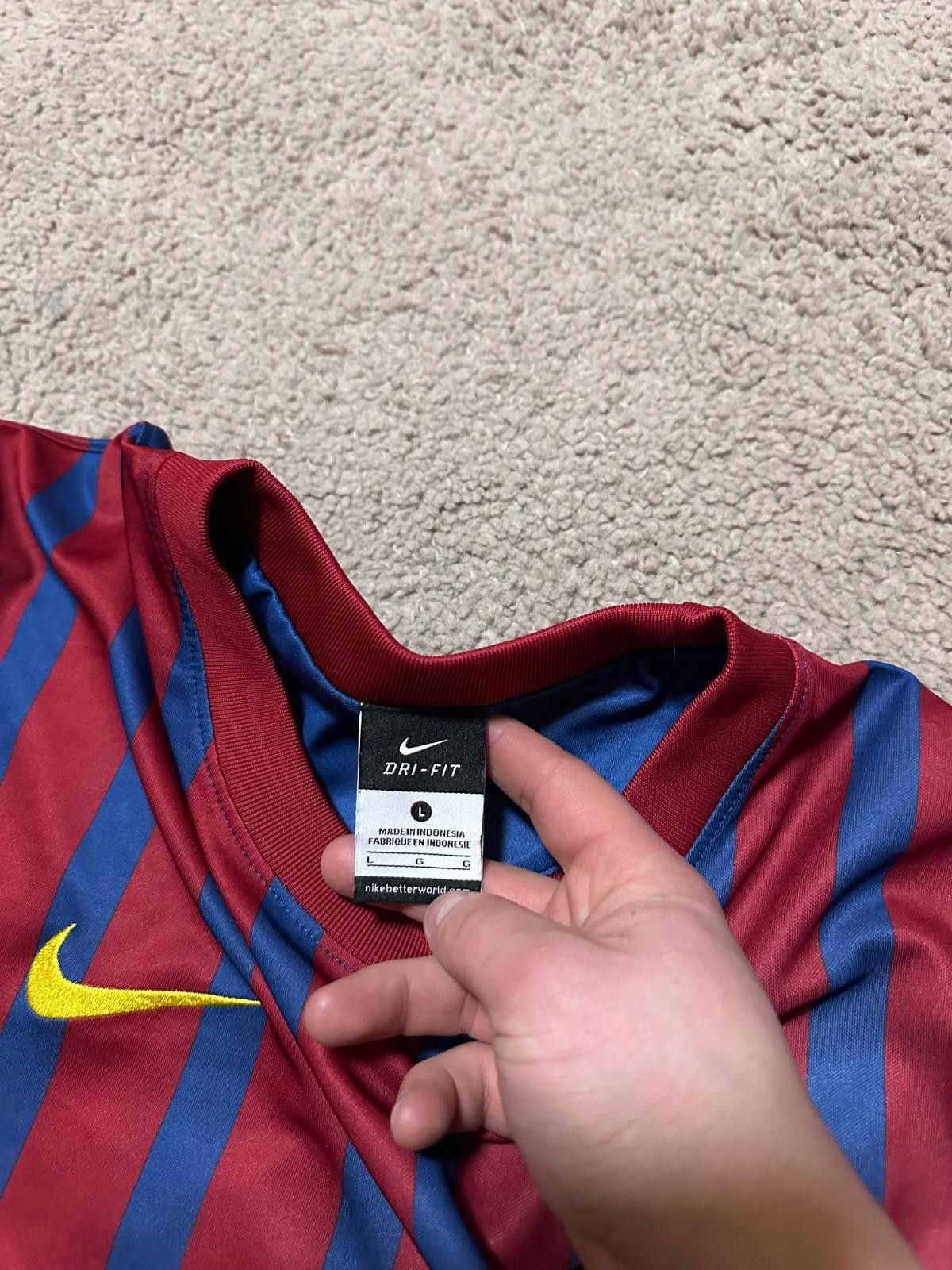 Nike Nike Barcelona 2011 2012 Home Football Shirt Soccer jersey L Size ONE SIZE - 5 Thumbnail