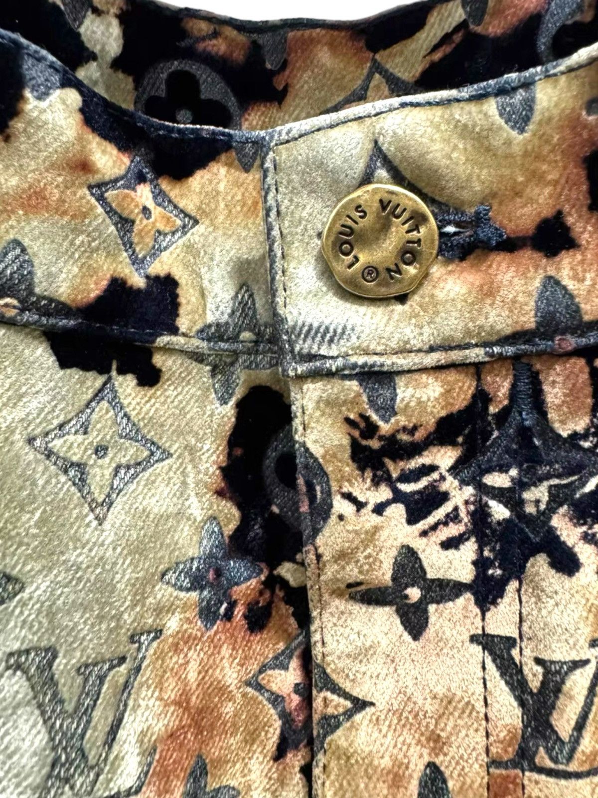 Louis Vuitton Louis Vuitton 34 Bleached Monogram Denim Jeans Size US 34 / EU 50 - 6 Thumbnail