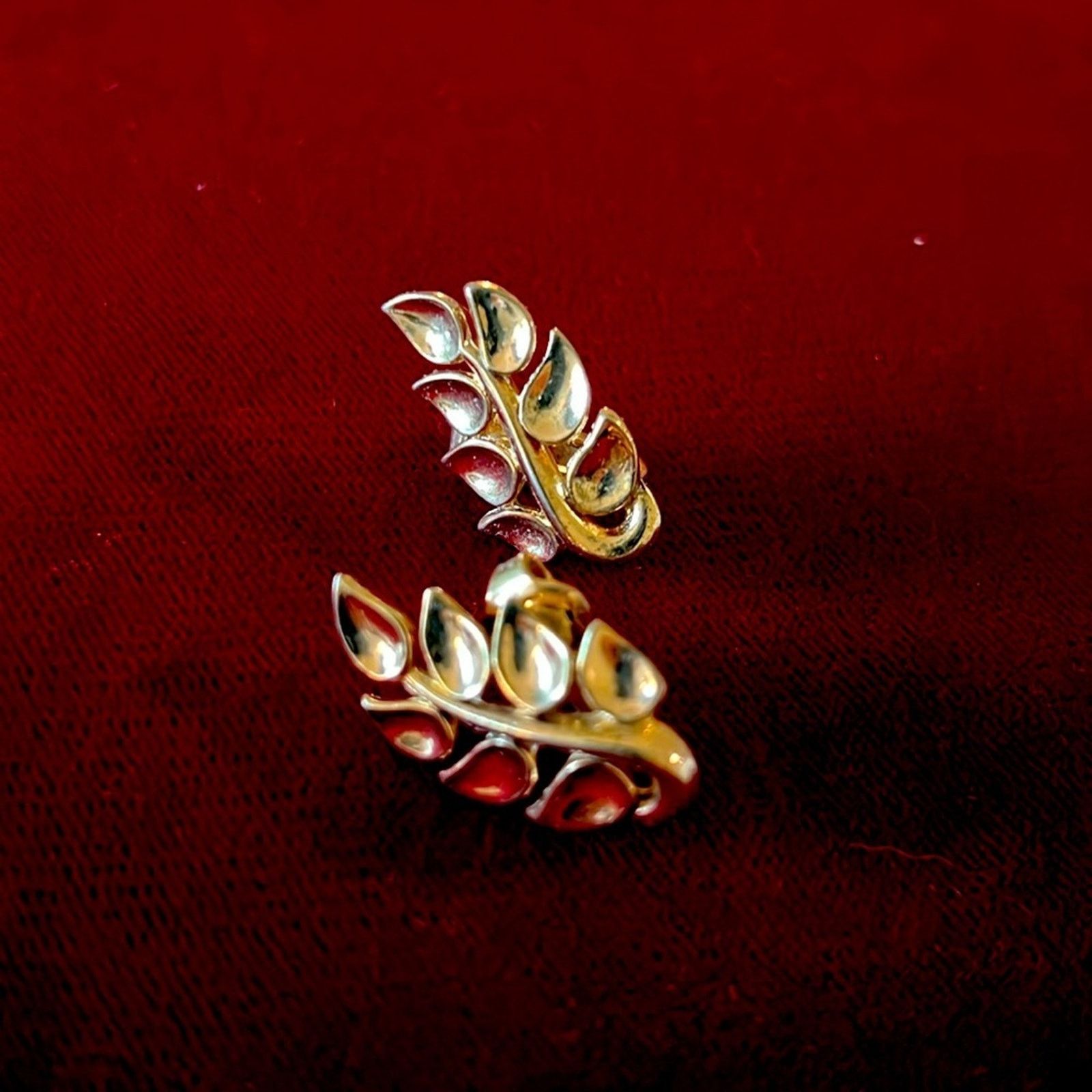 Vintage Vintage Trifari Clip Earrings Size ONE SIZE - 1 Thumbnail