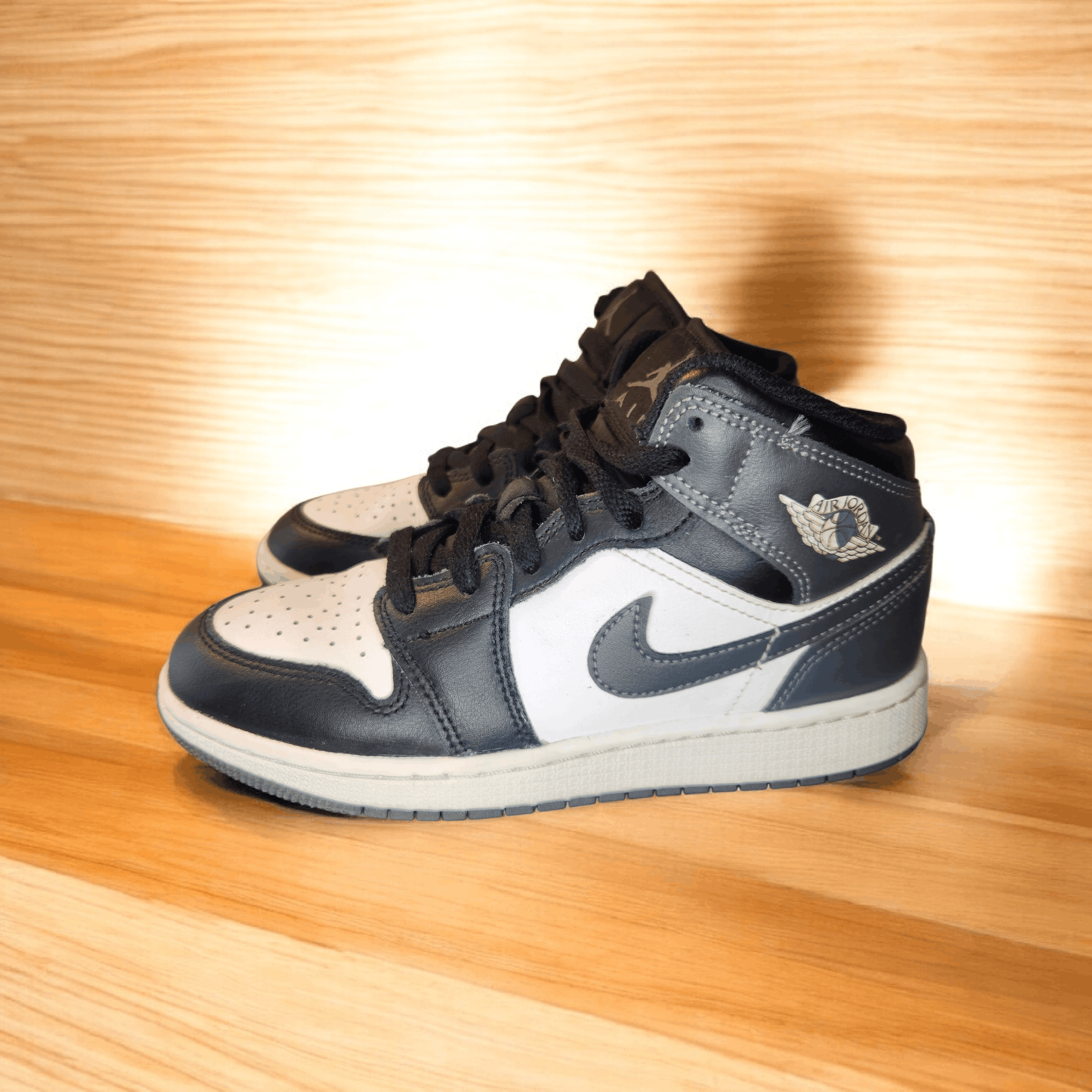 Other air jordan 1 mid gs Size US 5 / EU 37 - 1 Thumbnail