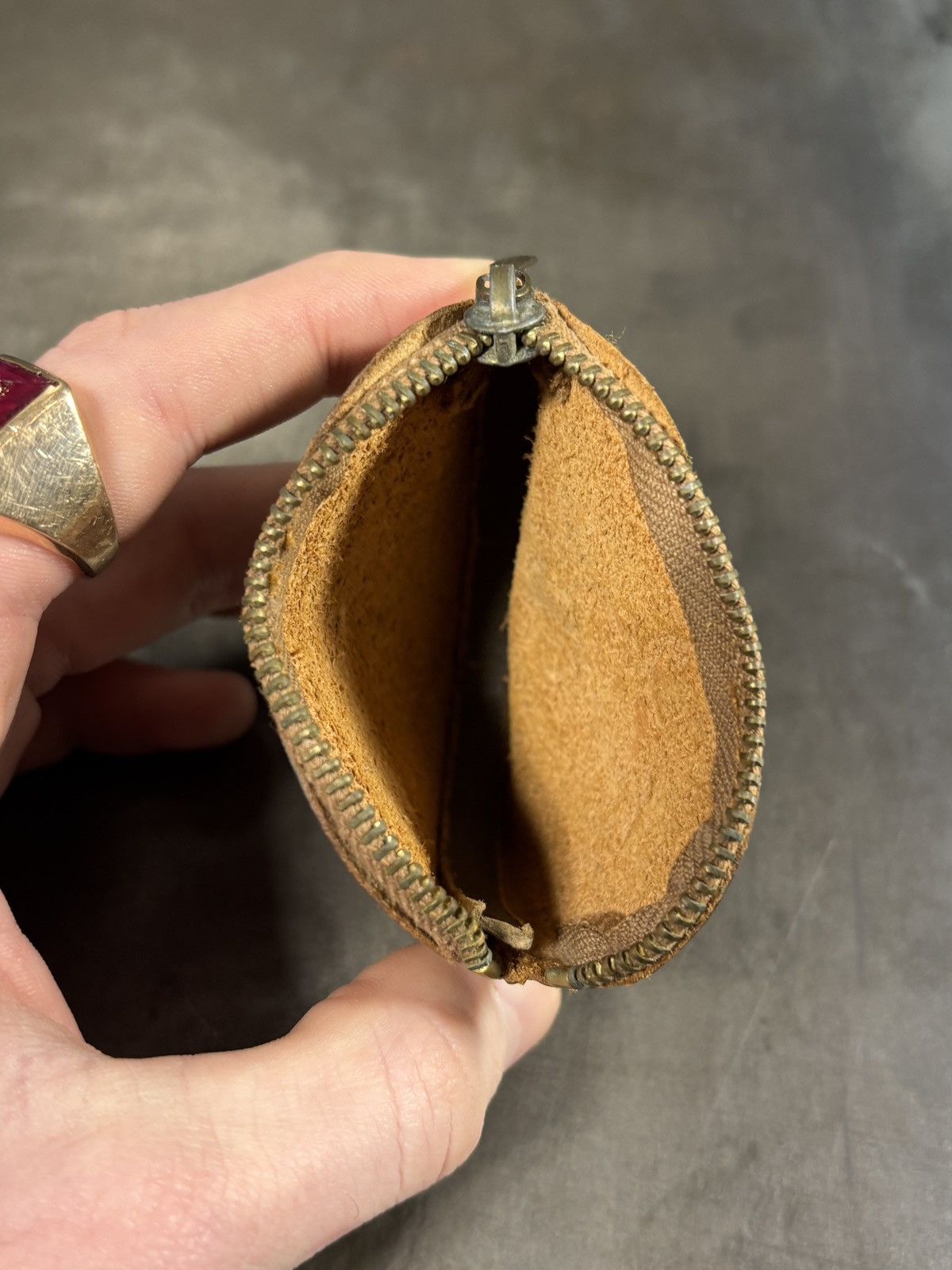 Vintage True Vintage Leather Coin Purse West Germany Horse Brass 60s Size ONE SIZE - 6 Thumbnail