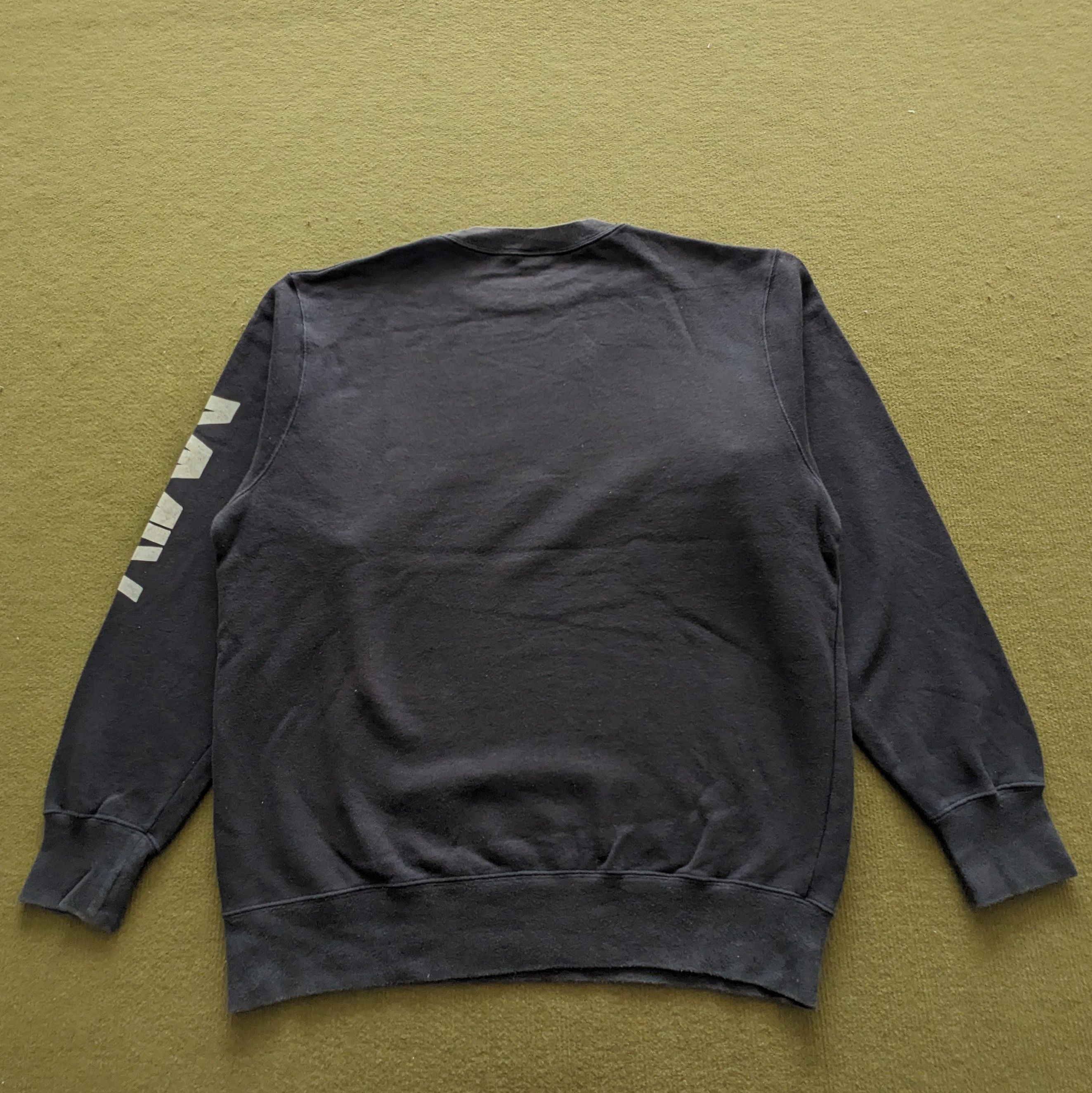 Nike Vintage NIKE TWOTHOUSANDFOUR Small Logo Sweatshirt Size US L / EU 52-54 / 3 - 2 Thumbnail