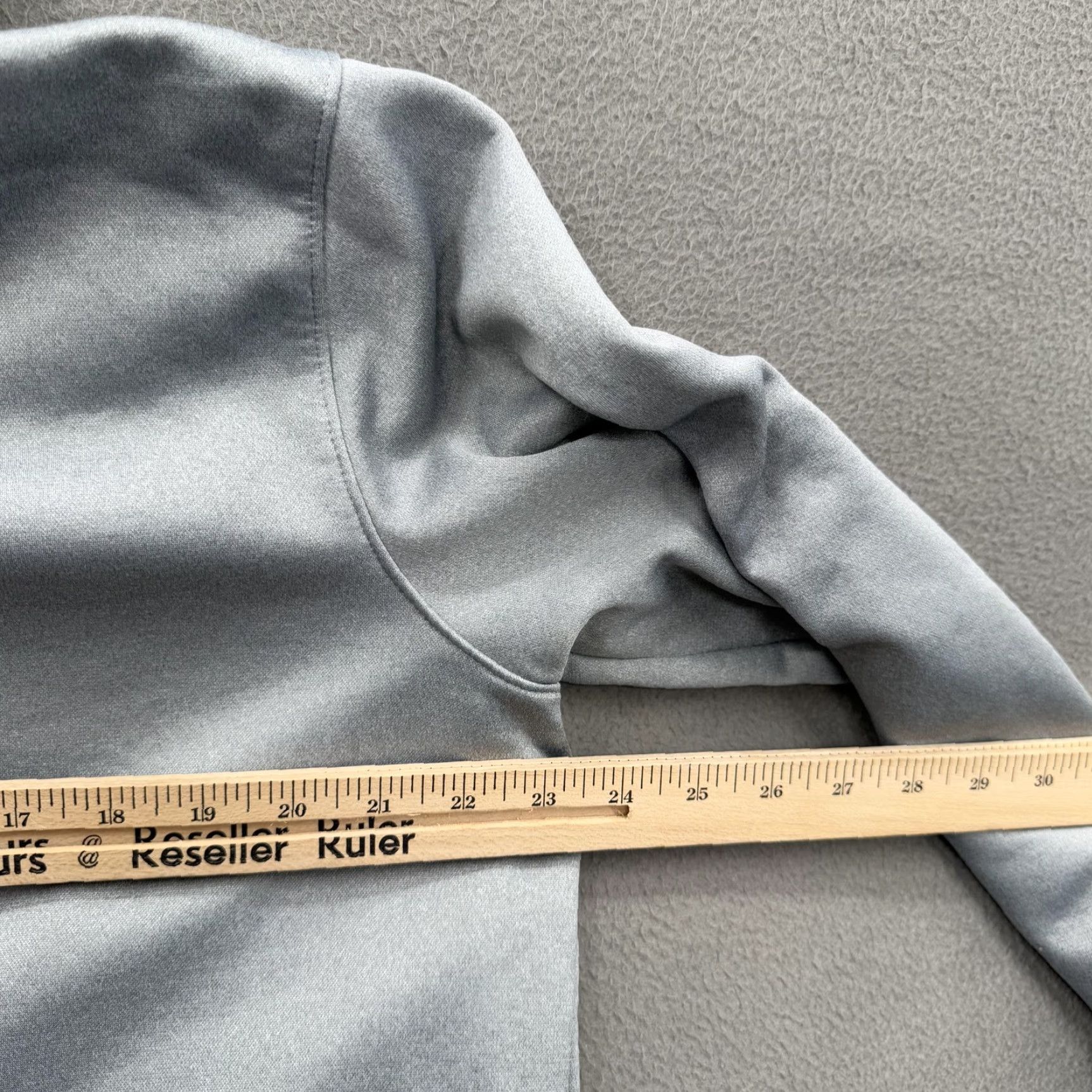 Under Armour VINTAGE Under Armour Hoodie Mens? Womens Large Gray Storm Armour Fleece Big Logo Pullover Size L / US 10 / IT 46 - 3 Thumbnail