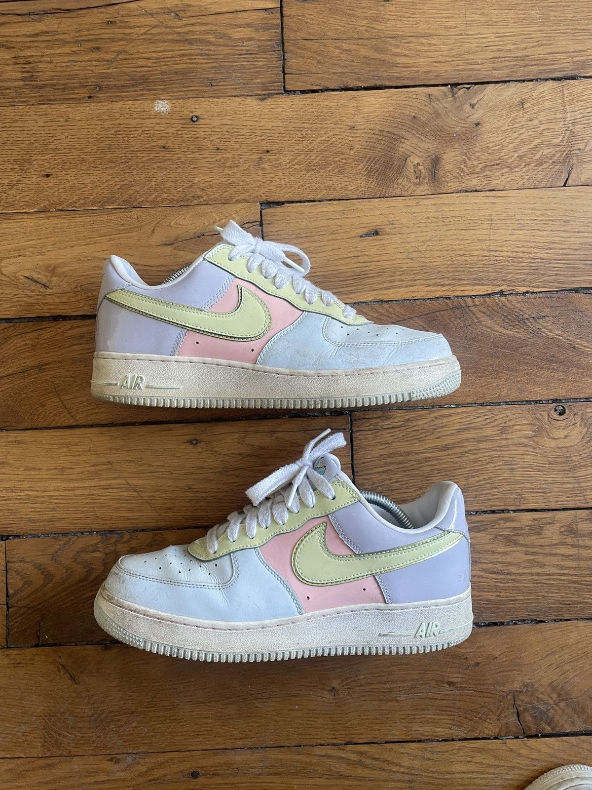 Nike Air Force 1 Easter 2017 Patent Leather Size US 9 / EU 42 - 3 Thumbnail