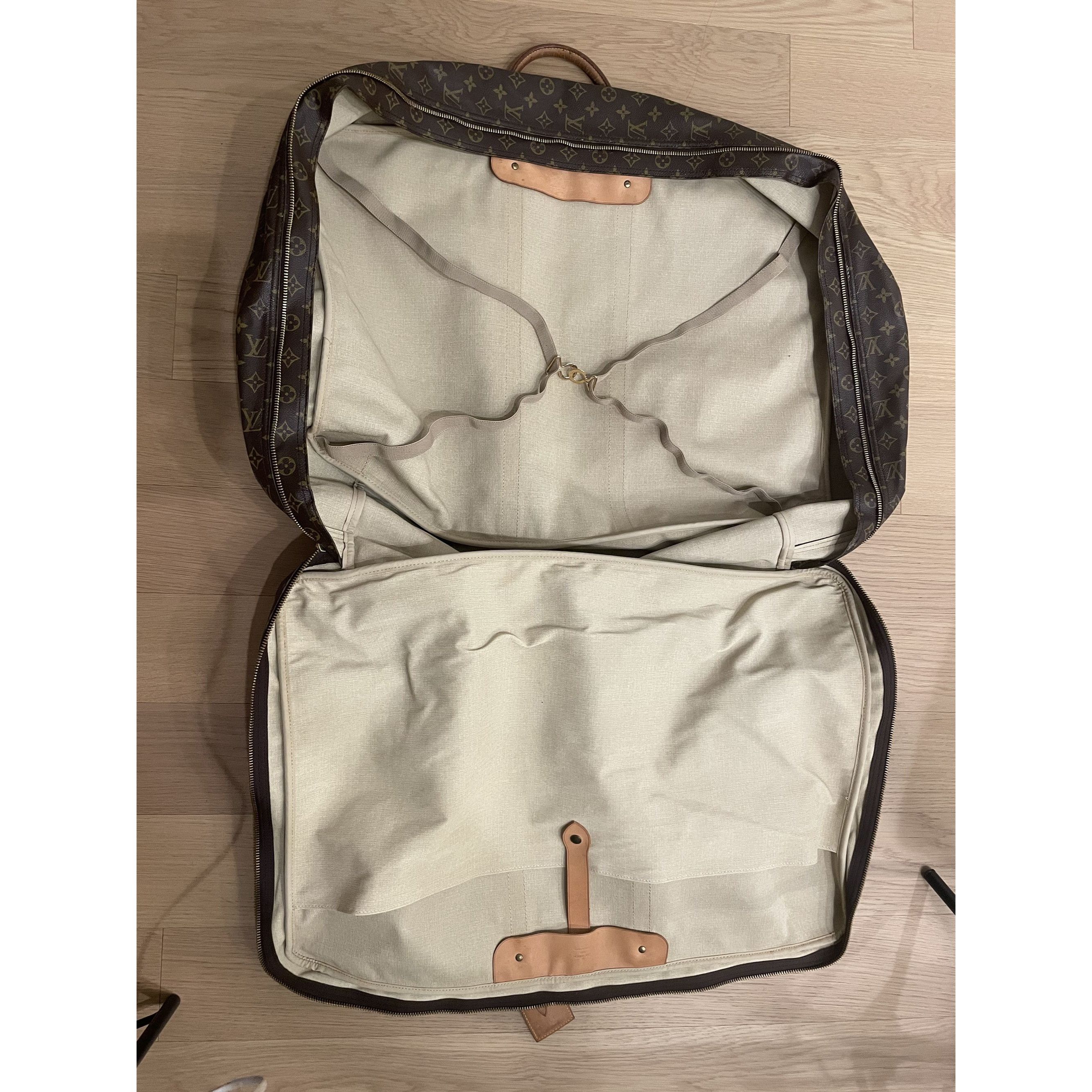 Louis Vuitton Louis Vuitton Monogram Canvas Garment Bag With Leather Trim Size ONE SIZE - 9 Thumbnail