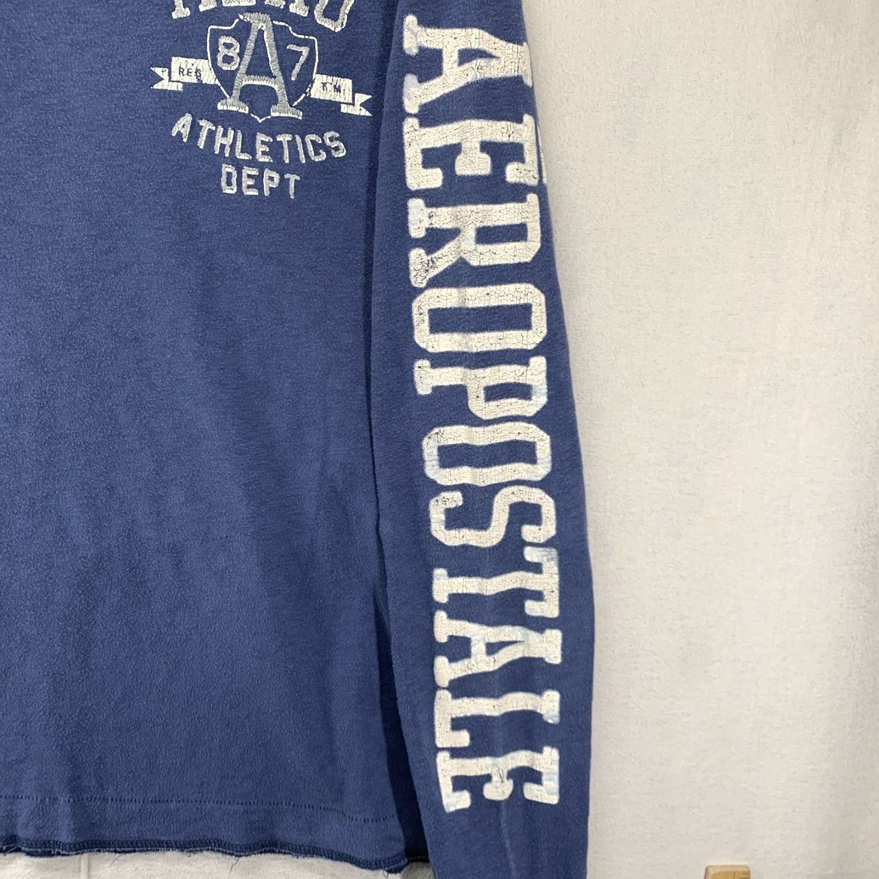 Vintage VINTAGE Aéropostale T-Shirt Mens L Blue Long Sleeve Distressed Graphic Print Ivy Adventure Time 90s Preppy Heavyweight Cotton Knit Embroidered Logo Size US L / EU 52-54 / 3 - 4 Thumbnail