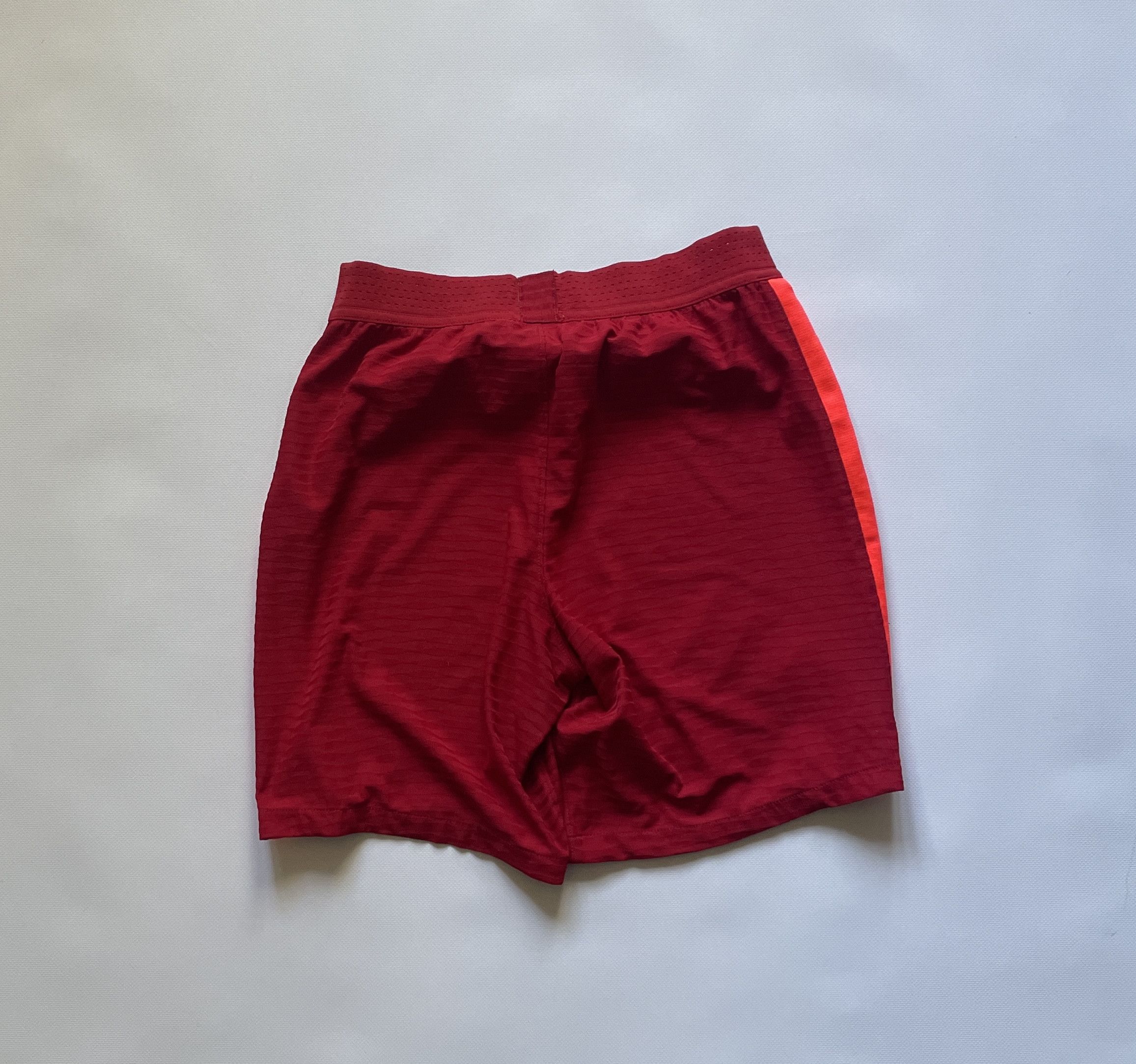 Nike AUTHENTIC Liverpool Match Home Dri-FIT ADV Football Shorts Size US 32 / EU 48 - 2 Thumbnail
