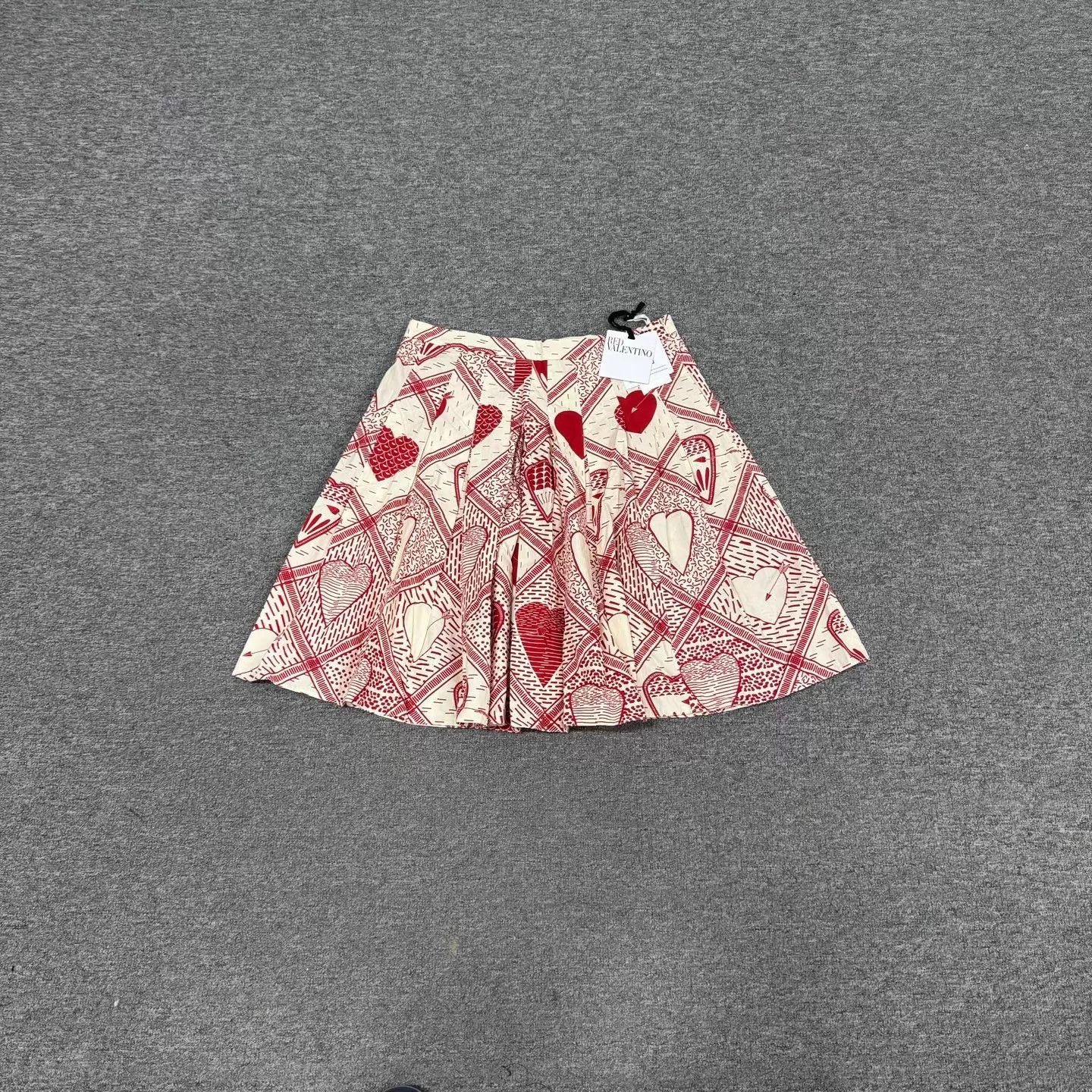 Valentino Valentino Heart-Print A-Line Skirt 42 New with Tags Size 28" / US 6 / IT 42 - 1 Thumbnail