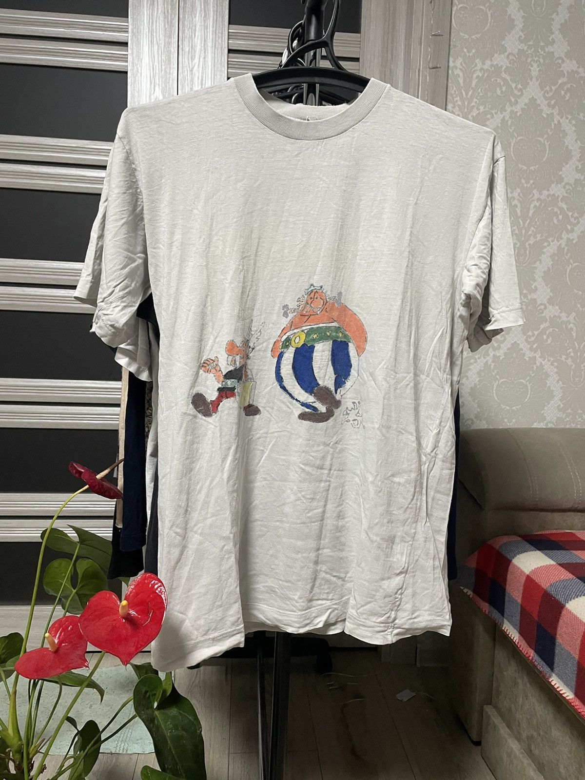 Vintage Vintage 90s Asterix & Obelix Cartoon Tee Signed Rare Y2K Size US L / EU 52-54 / 3 - 1 Thumbnail
