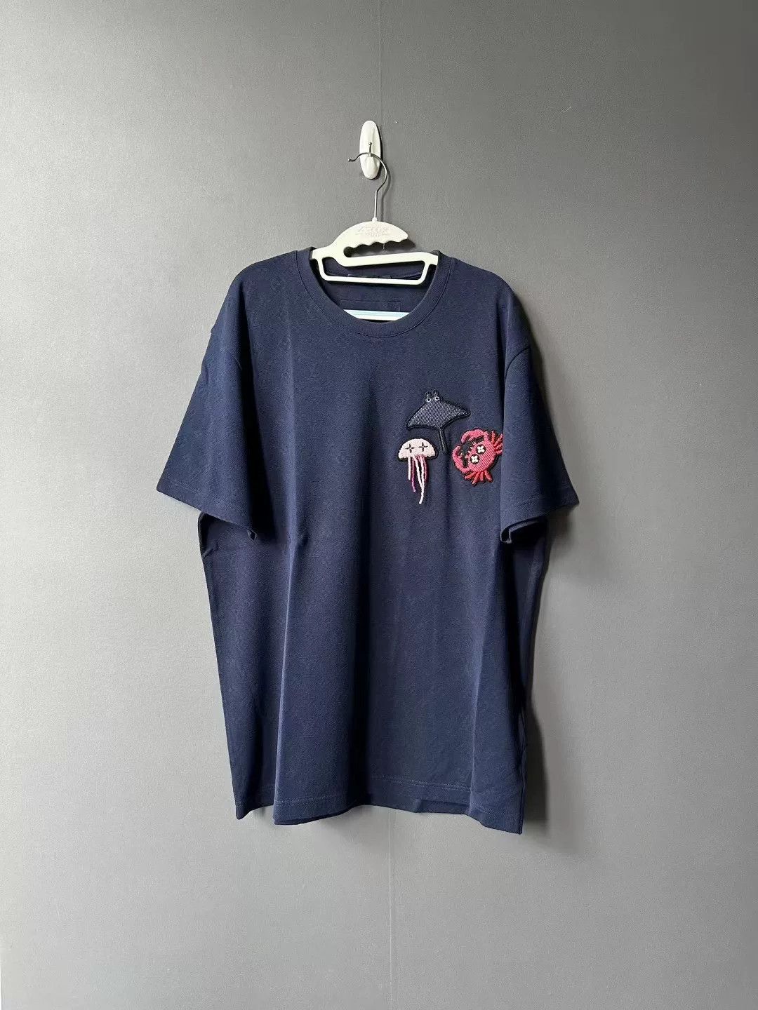 Louis Vuitton Louis Vuitton Ocean Beaded All-over Print Tee Size US XL / EU 56 / 4 - 1 Thumbnail